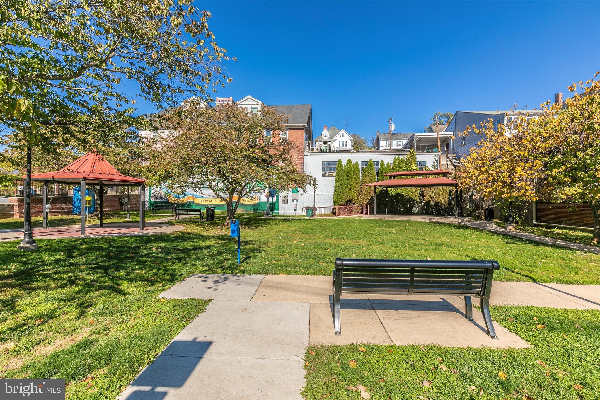 BRUNSWICK - Residential