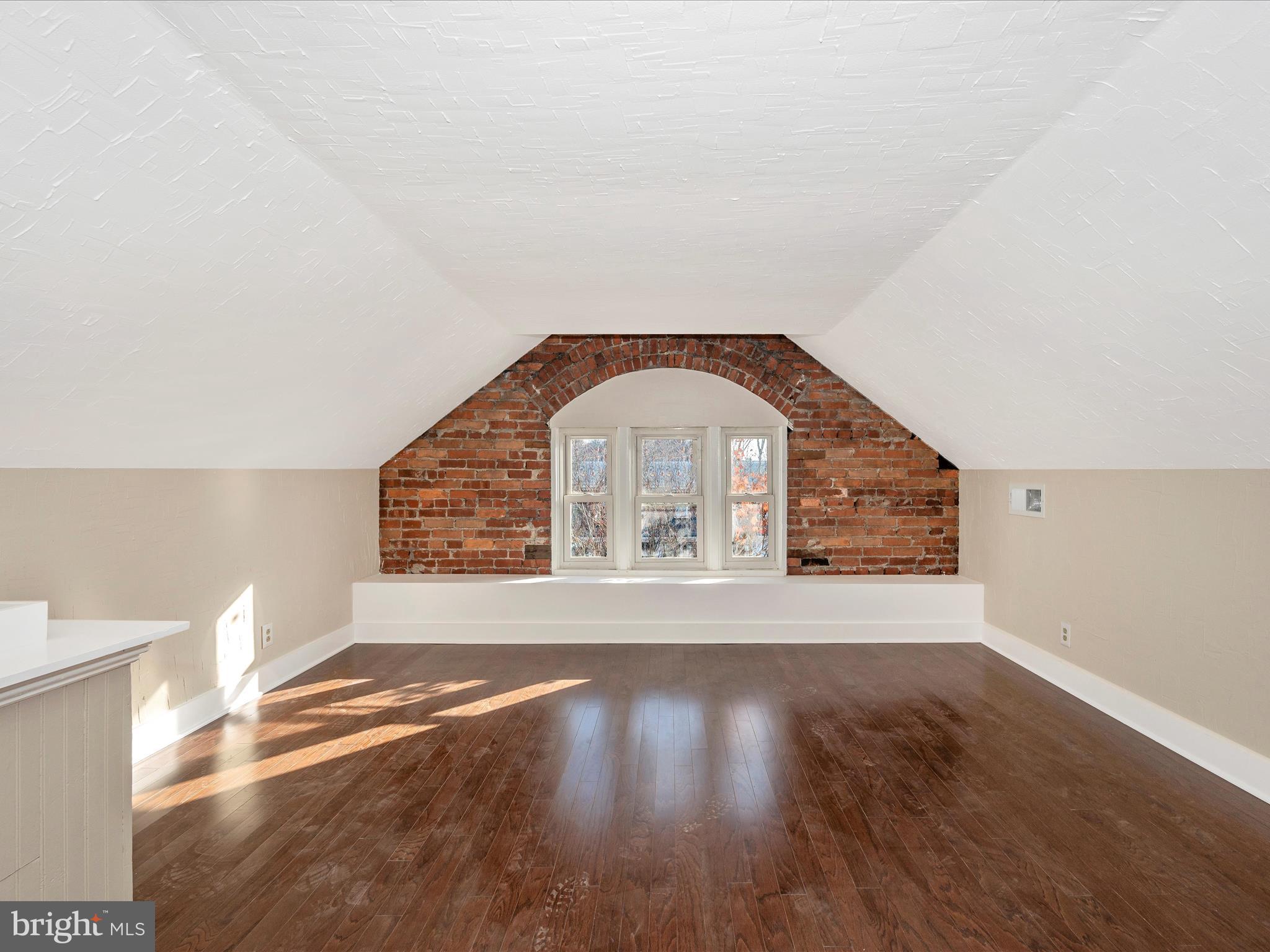 BRUNSWICK - Residential