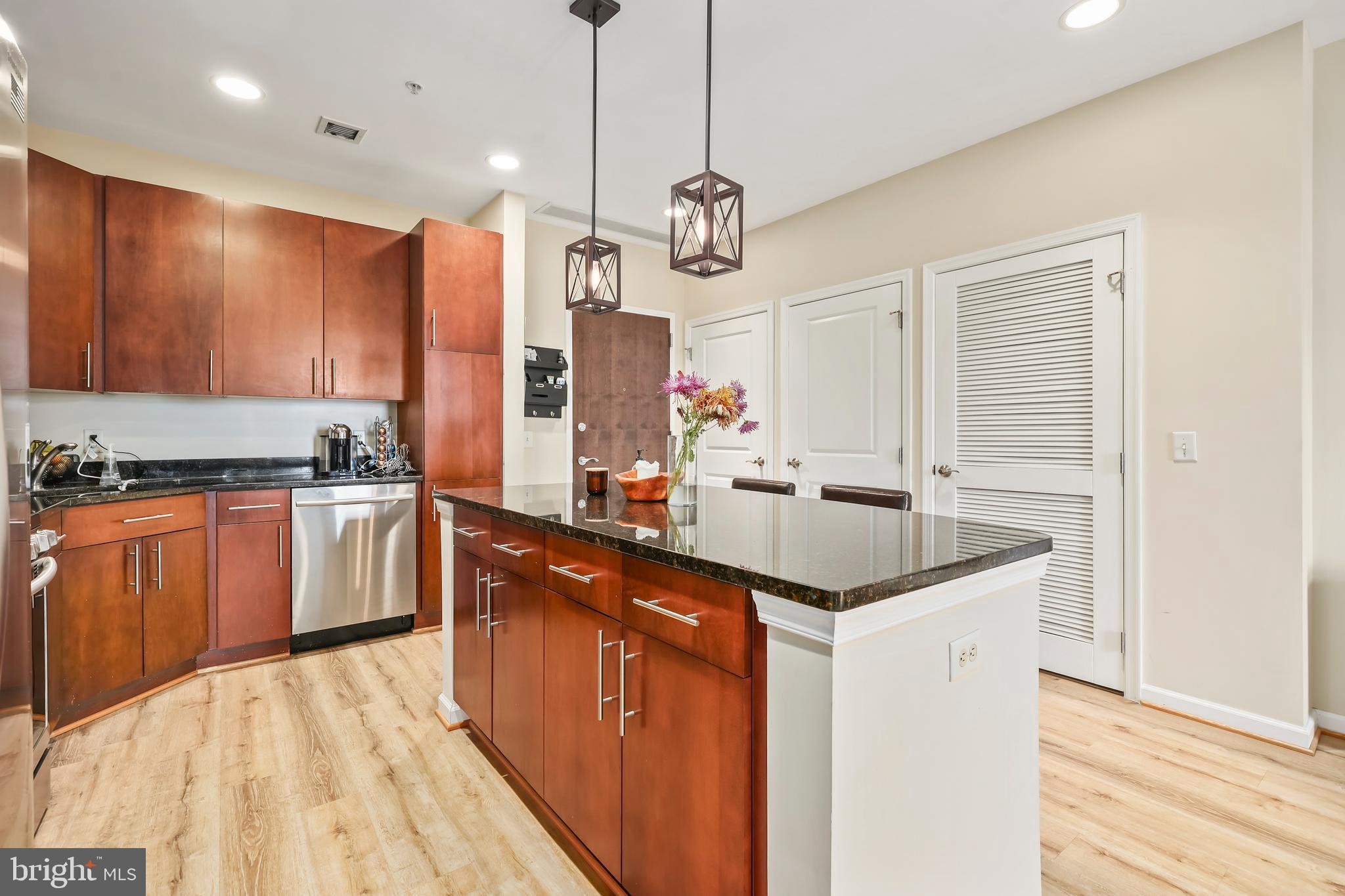 444 W BROAD STREET 504