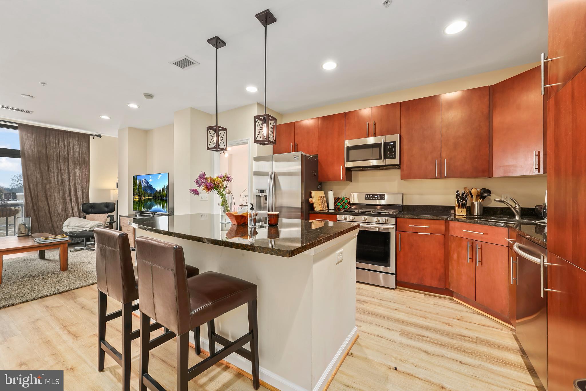 444 W BROAD STREET 504