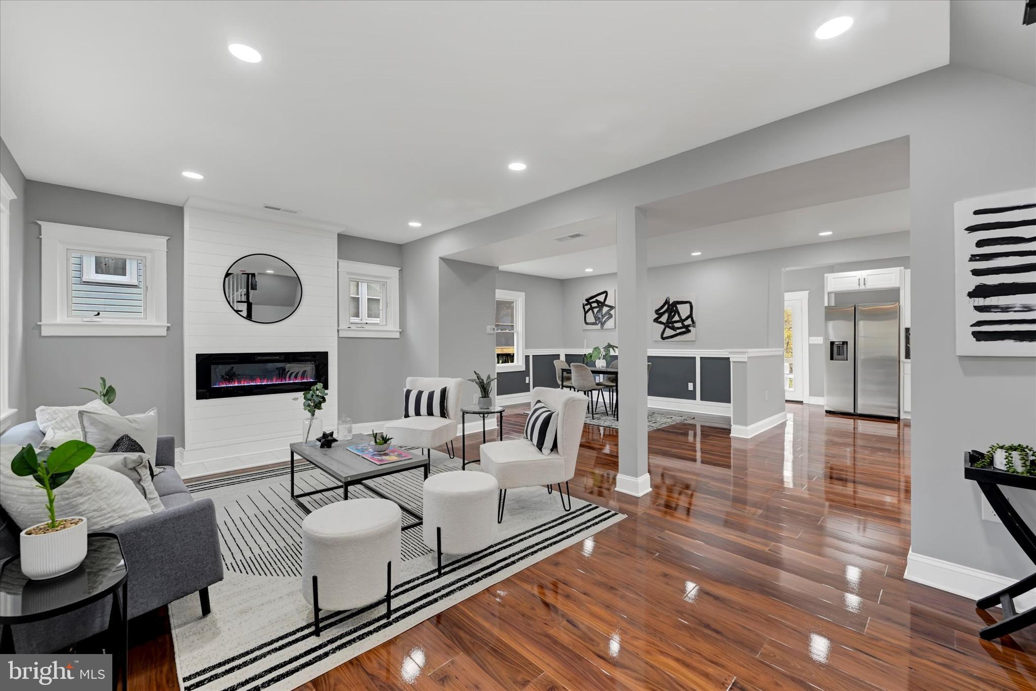 3017 OAKCREST AVENUE