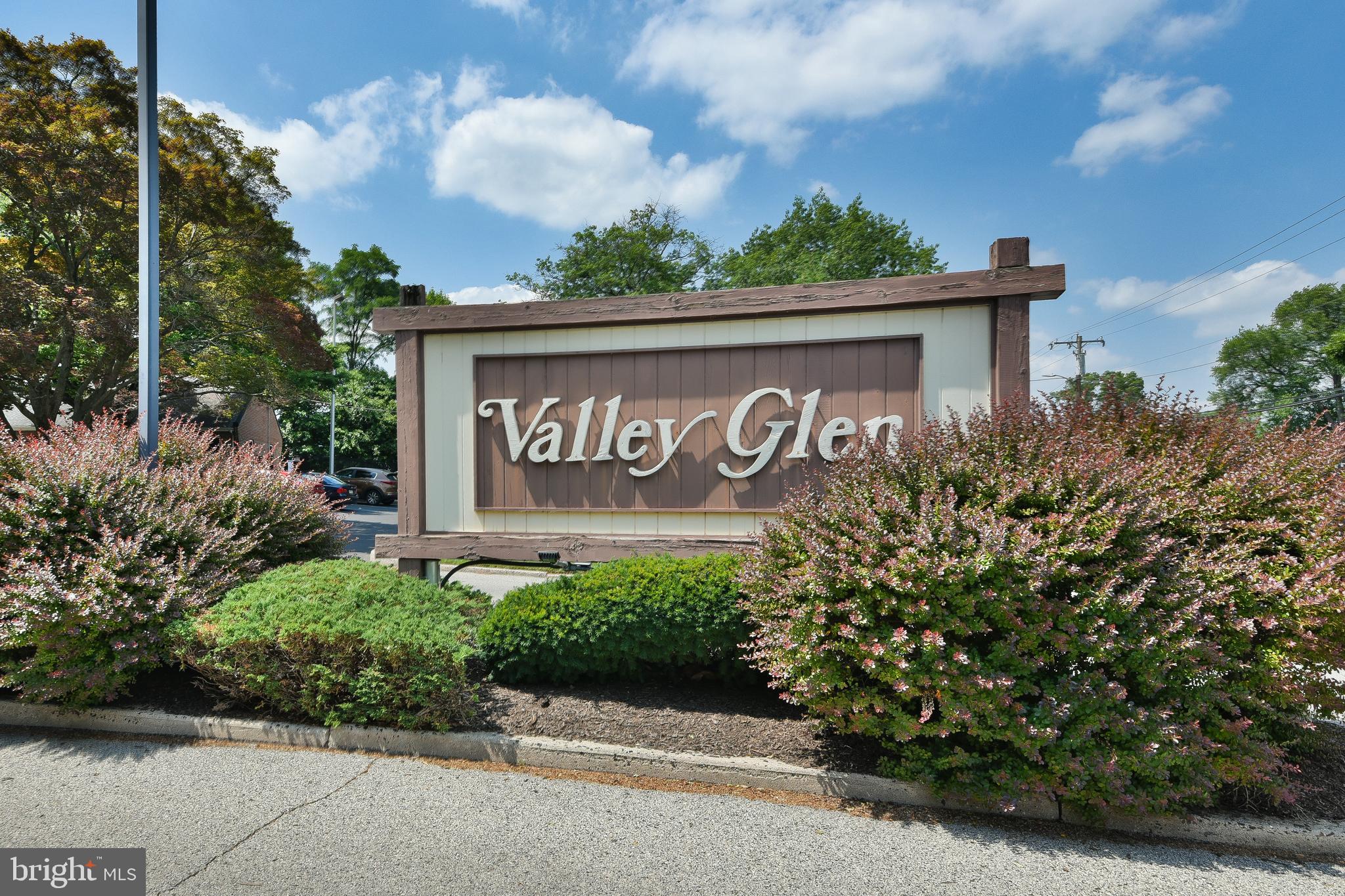 VALLEY GLEN - Residential