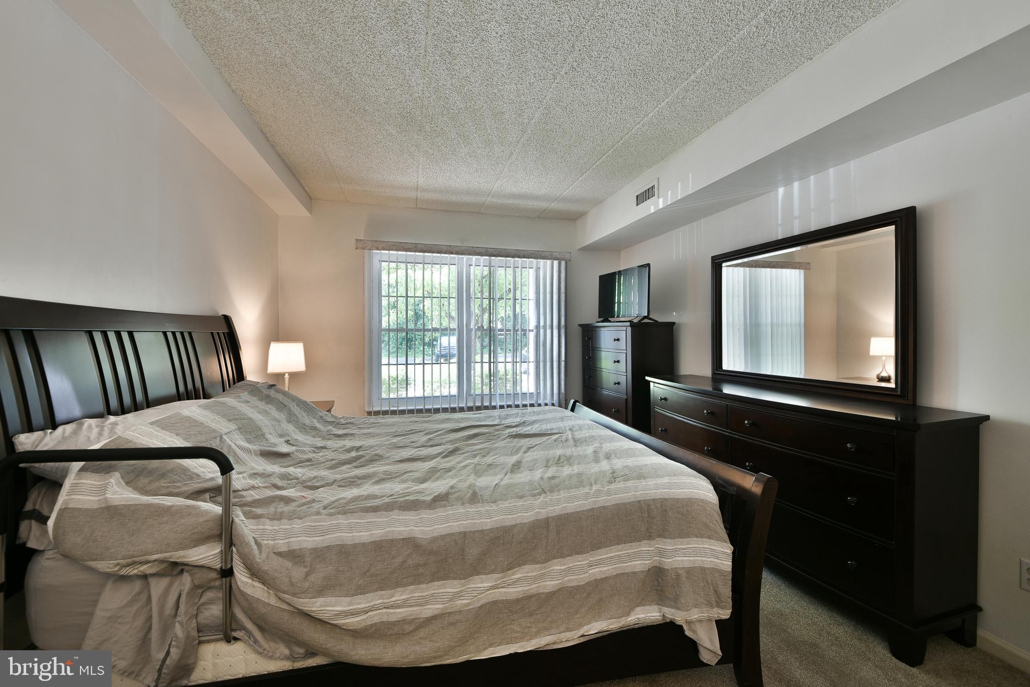 VALLEY GLEN - Residential