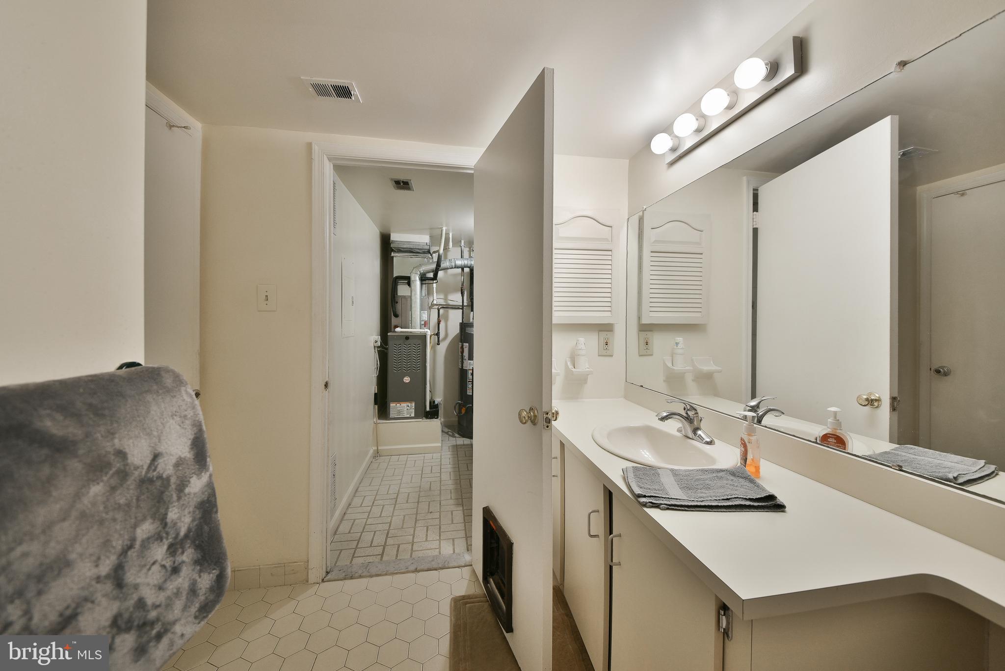 VALLEY GLEN - Residential