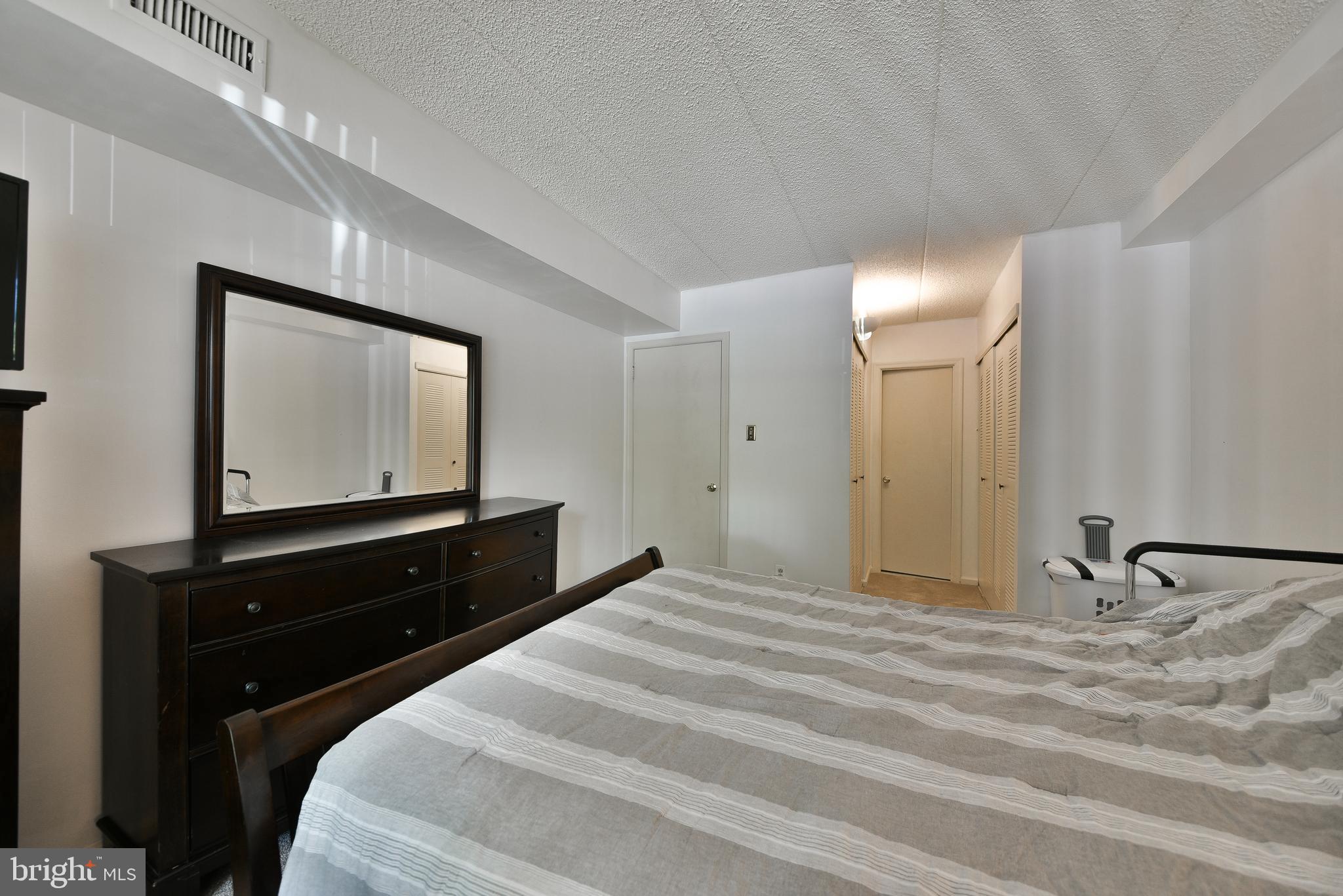 VALLEY GLEN - Residential