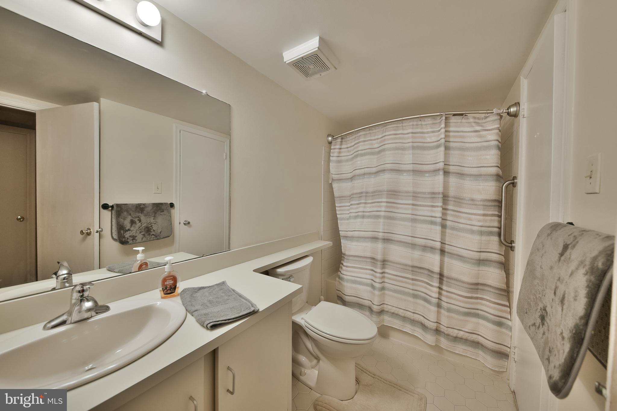 VALLEY GLEN - Residential