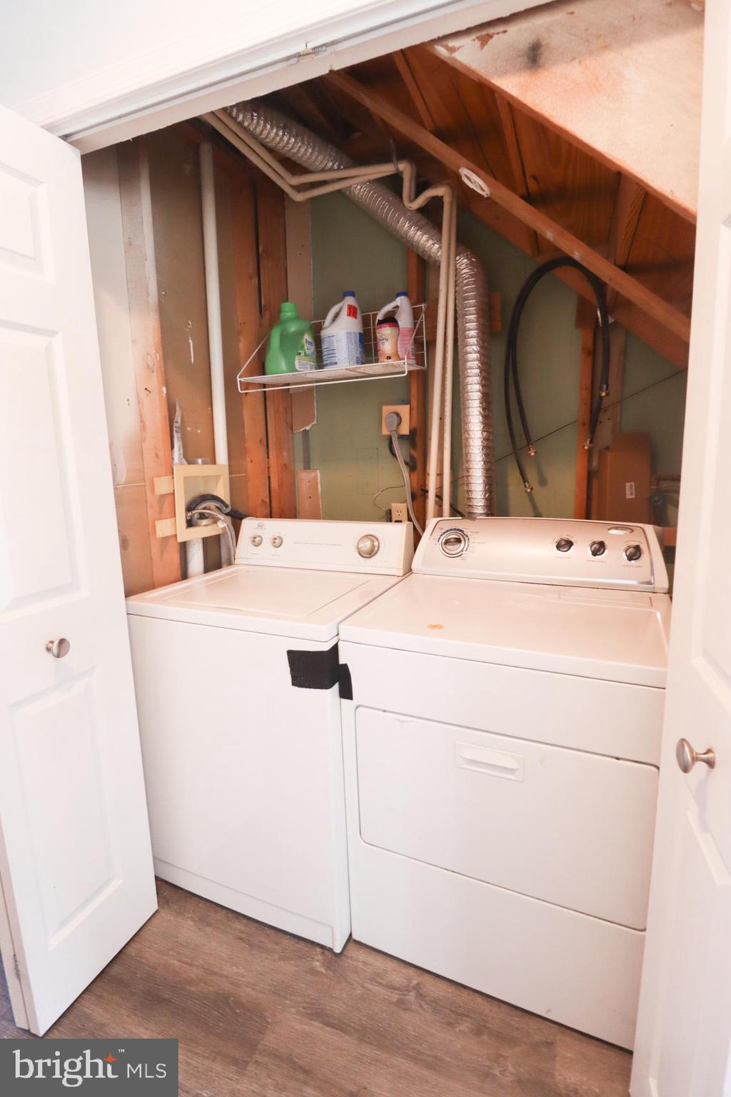 CLOVERLEAF TOWNHOUSES - Residential