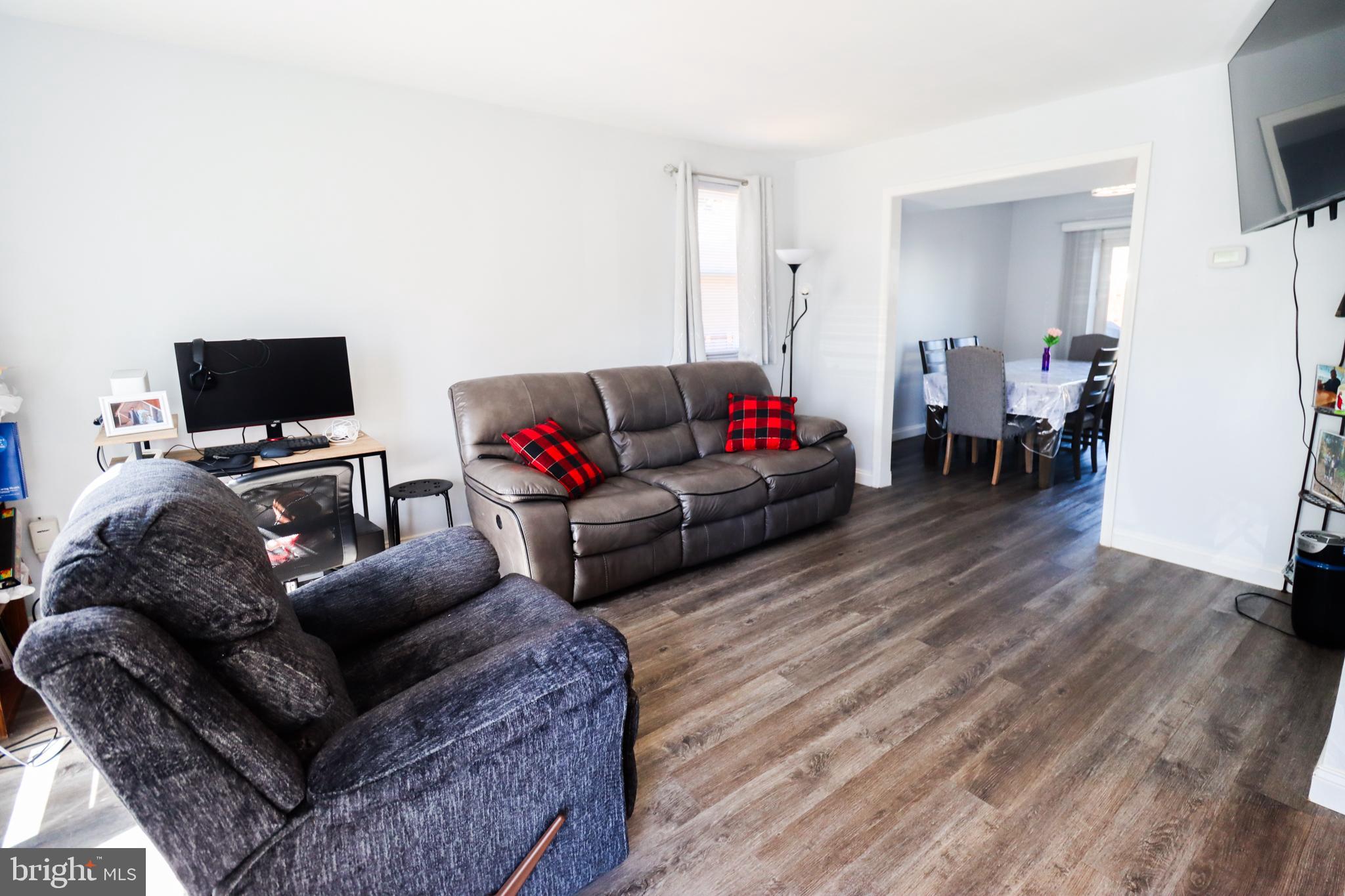 CLOVERLEAF TOWNHOUSES - Residential