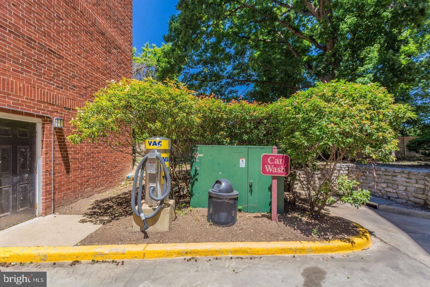 POINTE AT PARK CENTER - Residential