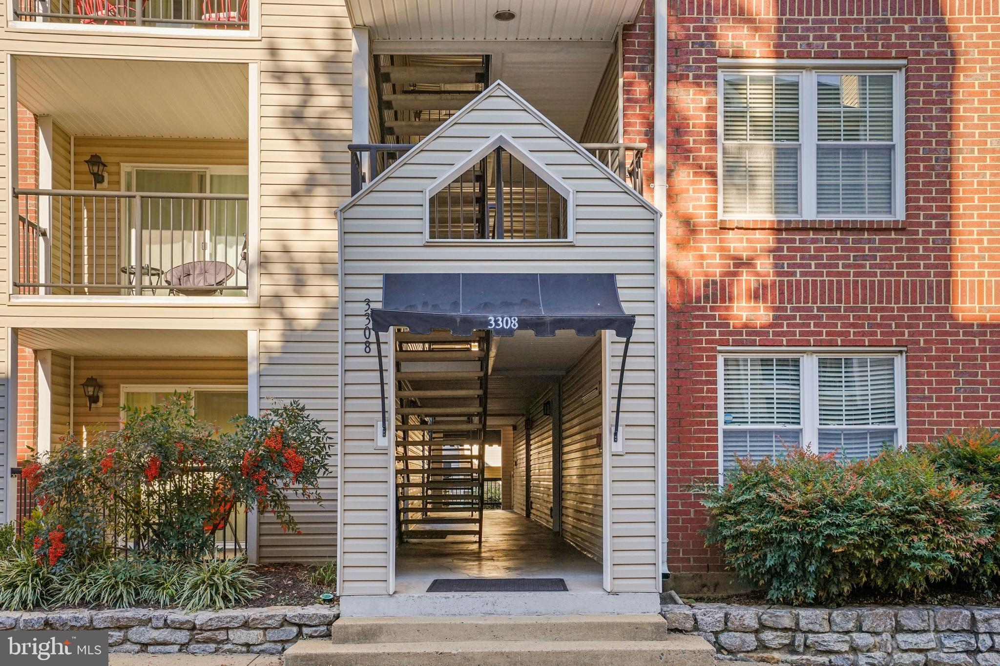 POINTE AT PARK CENTER - Residential