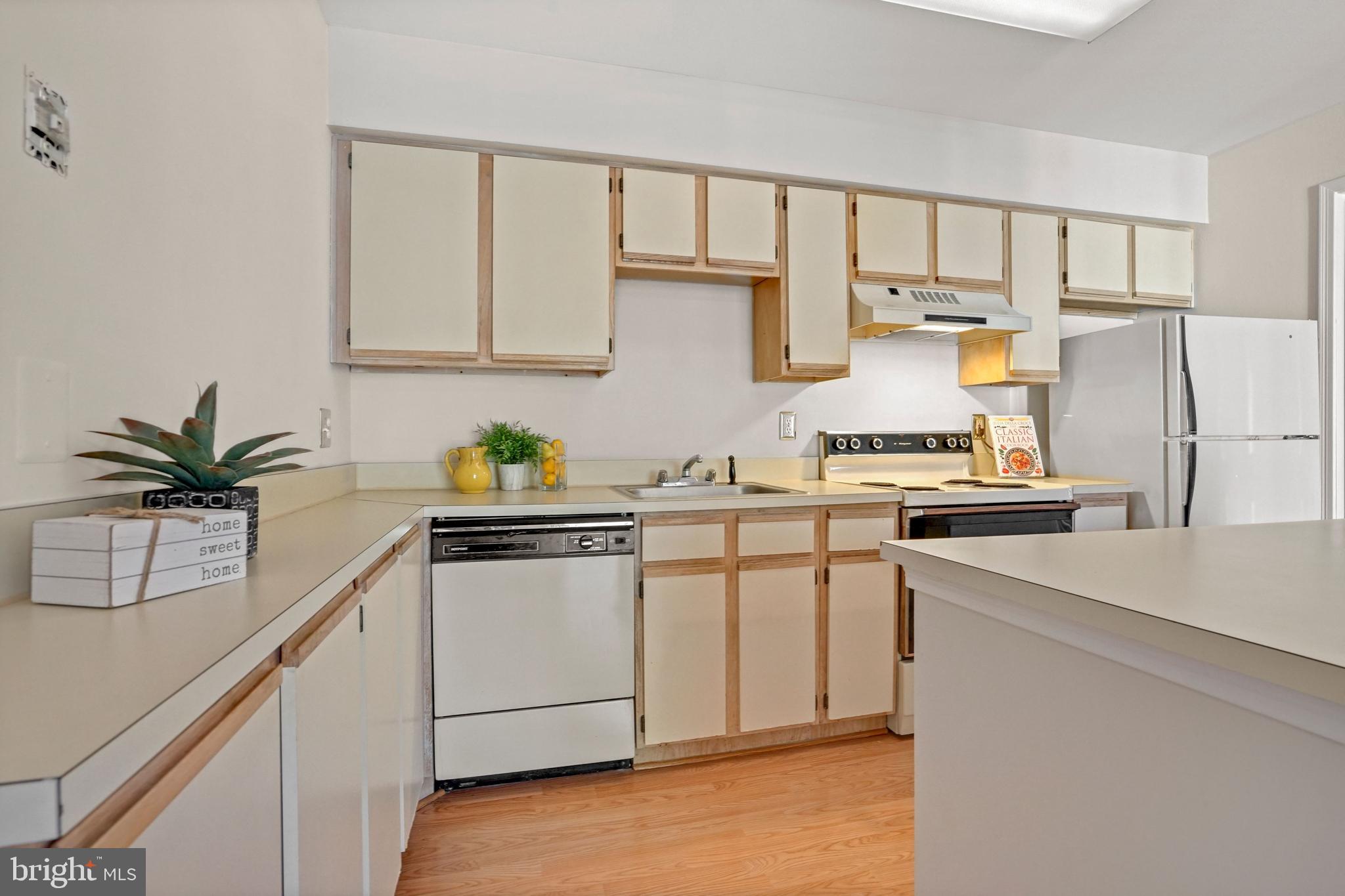 POINTE AT PARK CENTER - Residential