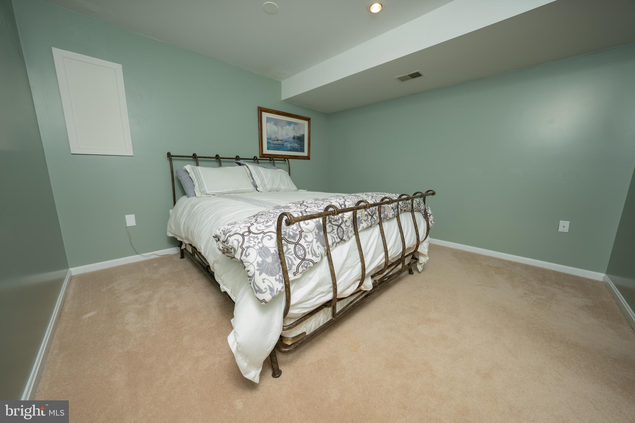 WELLINGTON/CLOVERHILL - Residential