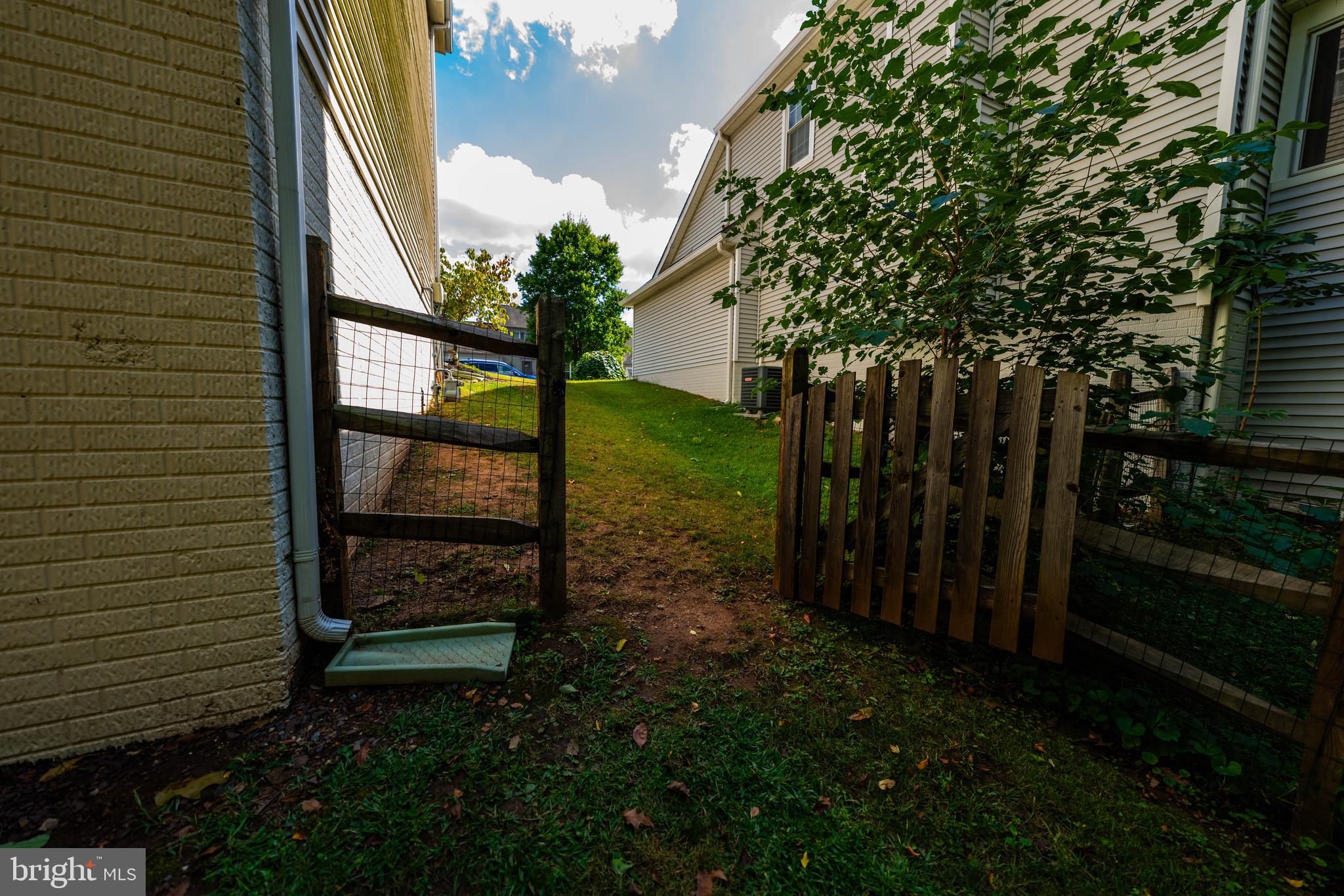 WELLINGTON/CLOVERHILL - Residential