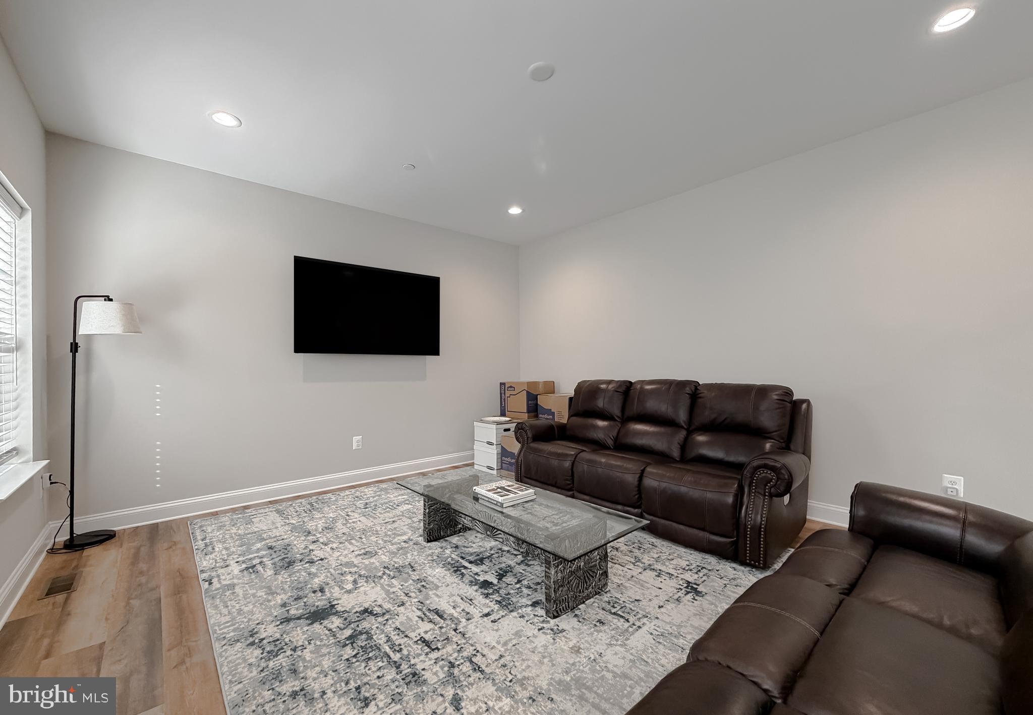 MAPLE RUN - Residential