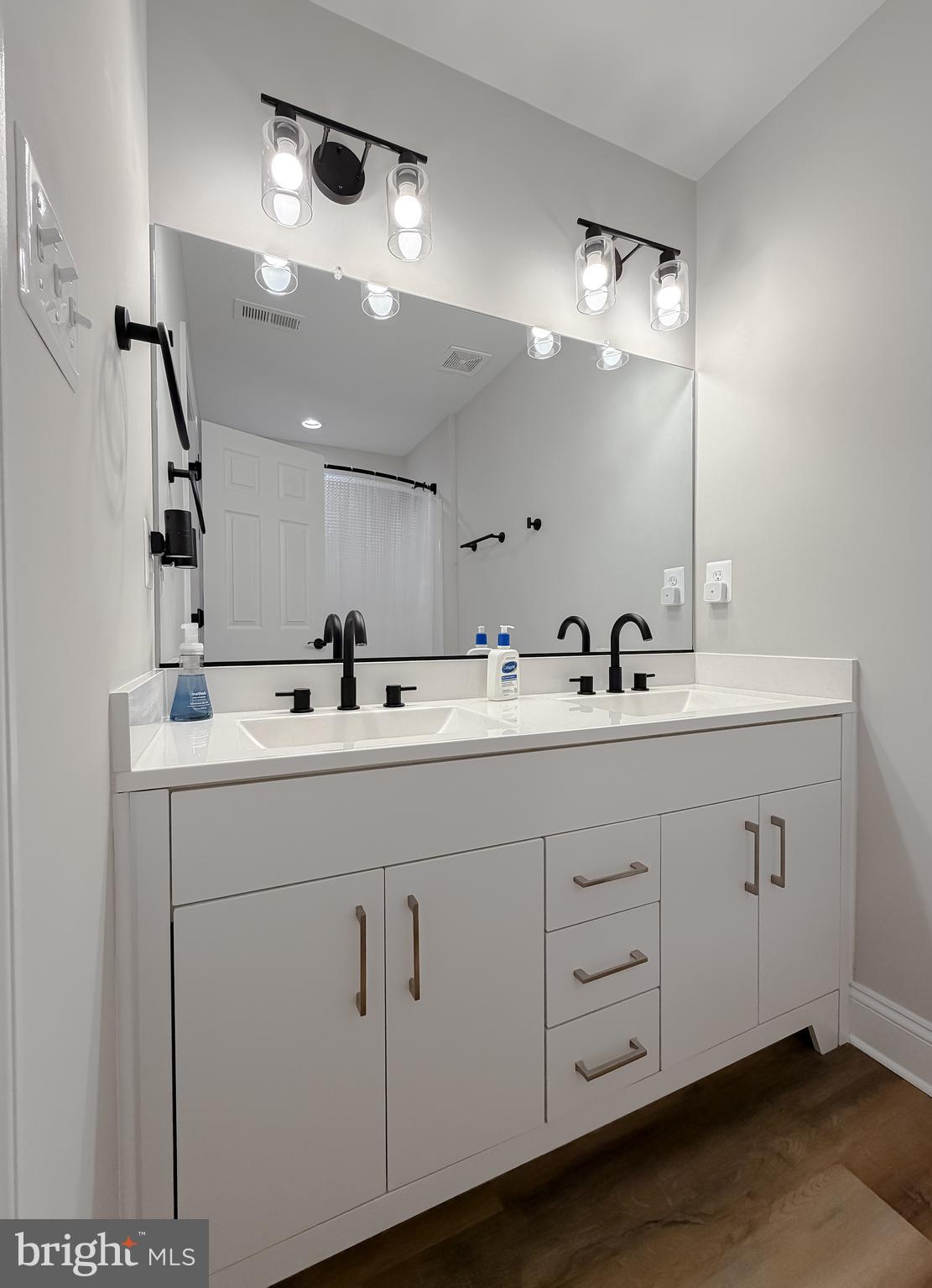 MAPLE RUN - Residential