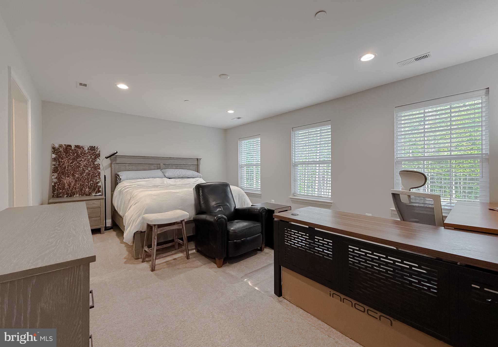 MAPLE RUN - Residential