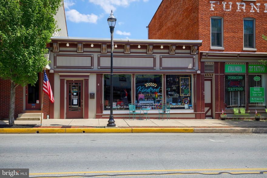 Listing Agent is an managing partner in Columbia Investment Parthers, LP.  Commercial investment property in the heart of downtown Columbia.  12,462 SF of one story space with 12' ceilings and all concrete floors.  This space would make an incredible micro brewery/restaurant!  New roof on this space in 2018.  The other commercial space is approx 2,000 SF and houses a long term tenant.  There are 2 luxury apartments as well. One on the third floor and one on the second floor.  2 bedroom, 2 bath apartments.  Become a part of Columbia's return to glory!
