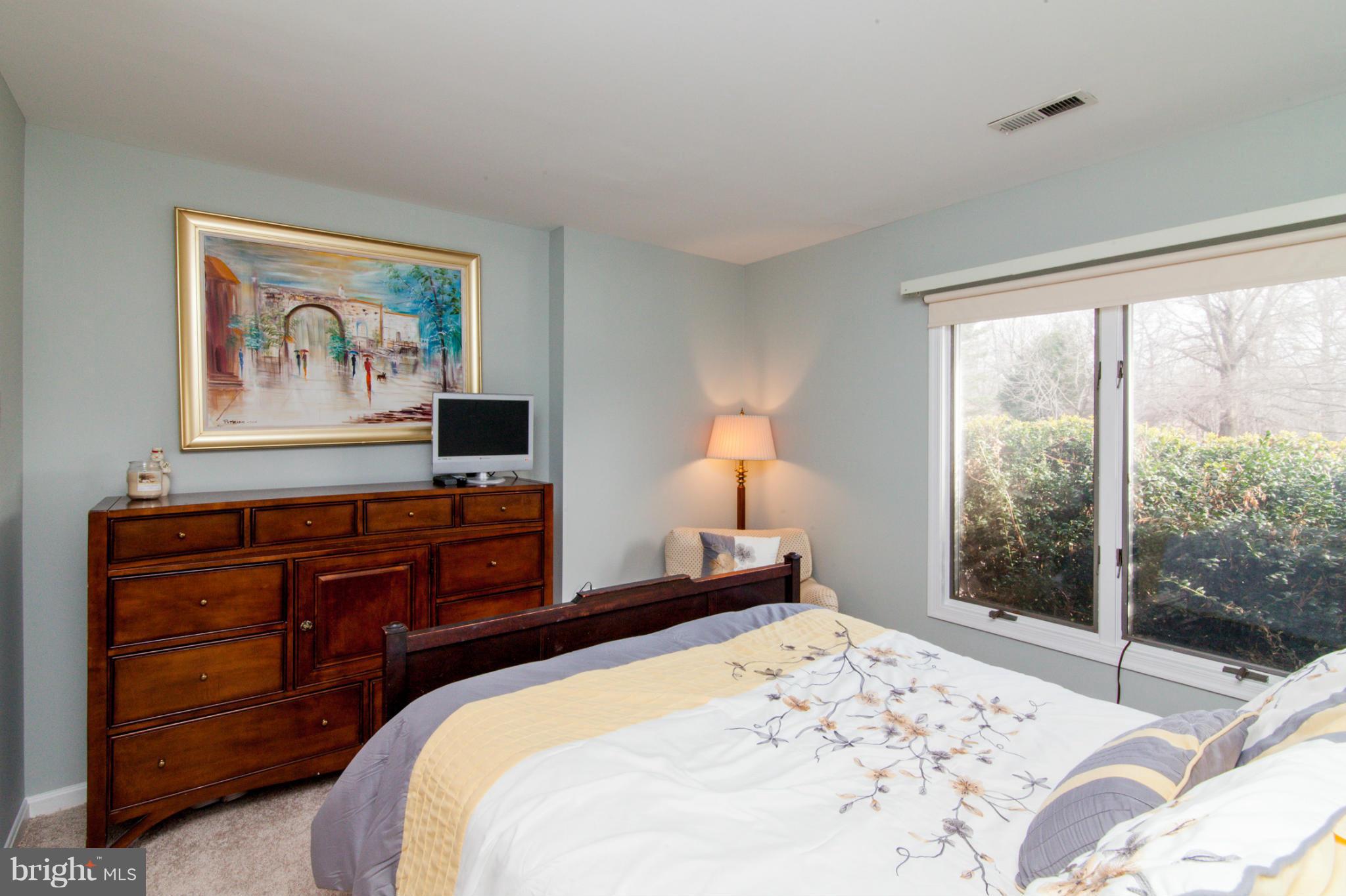 CHARING CROSS - Residential