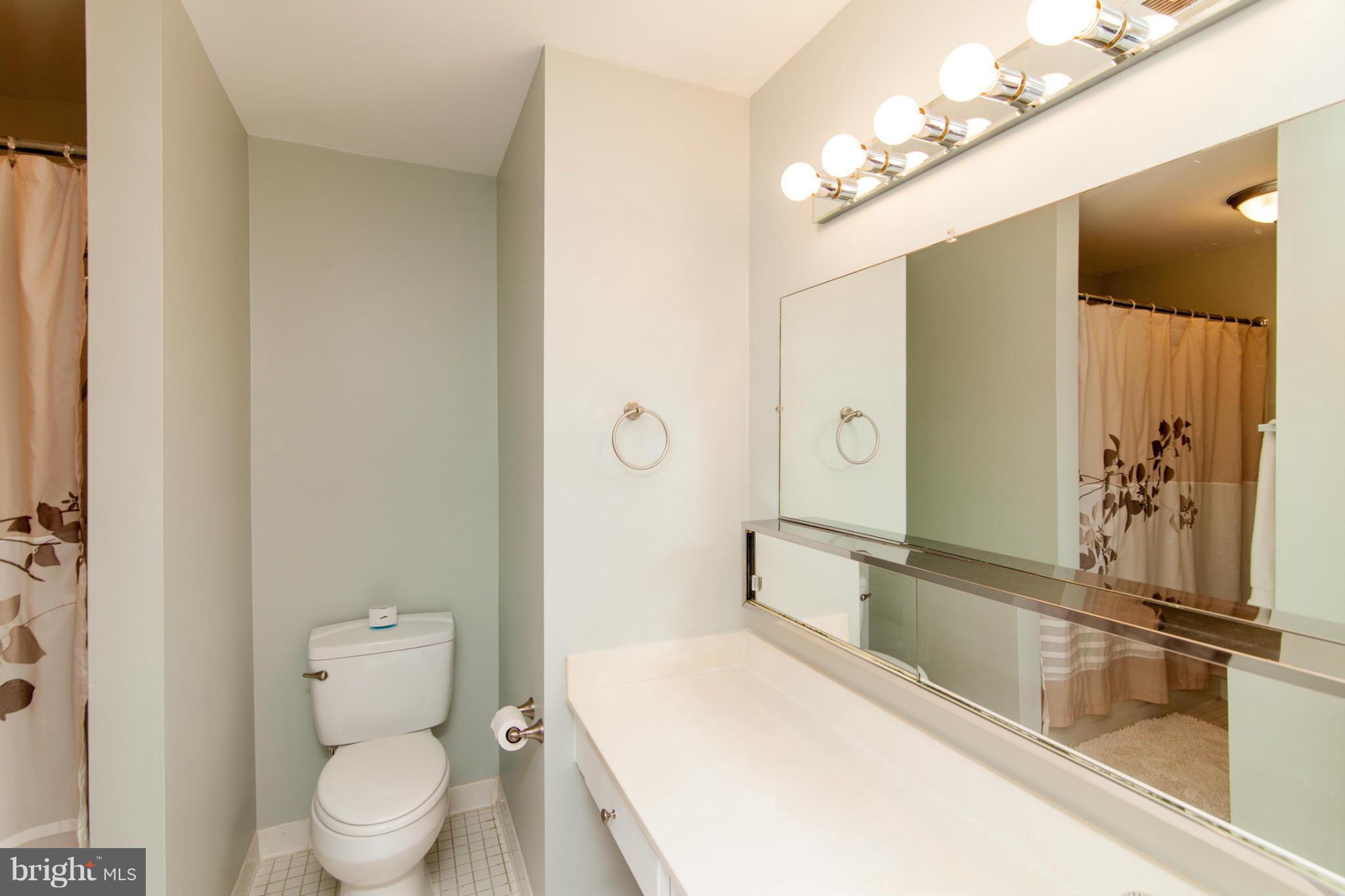 CHARING CROSS - Residential