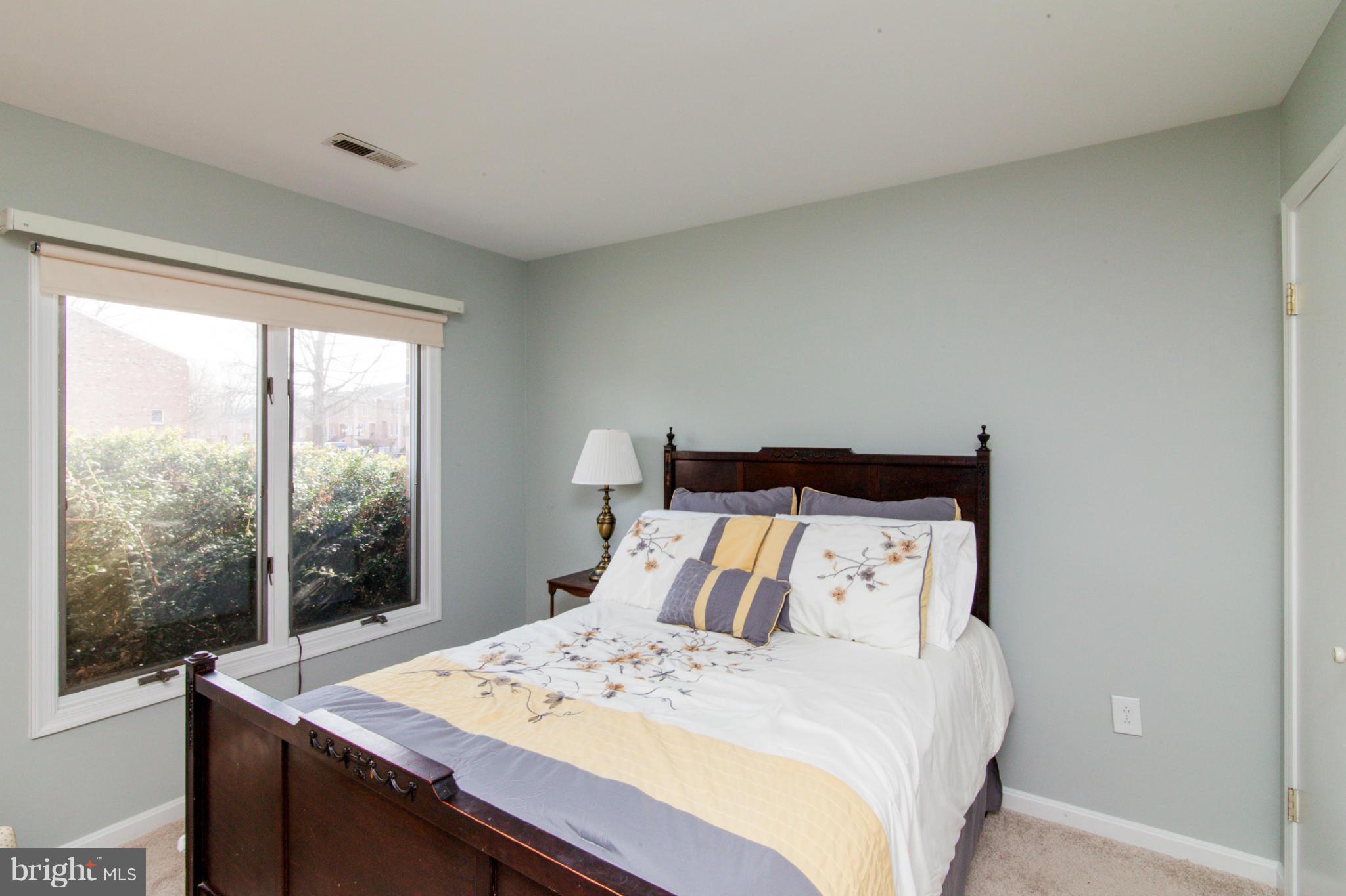 CHARING CROSS - Residential