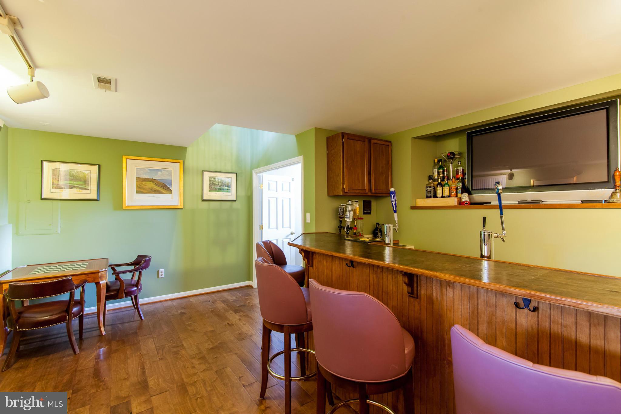 CHARING CROSS - Residential