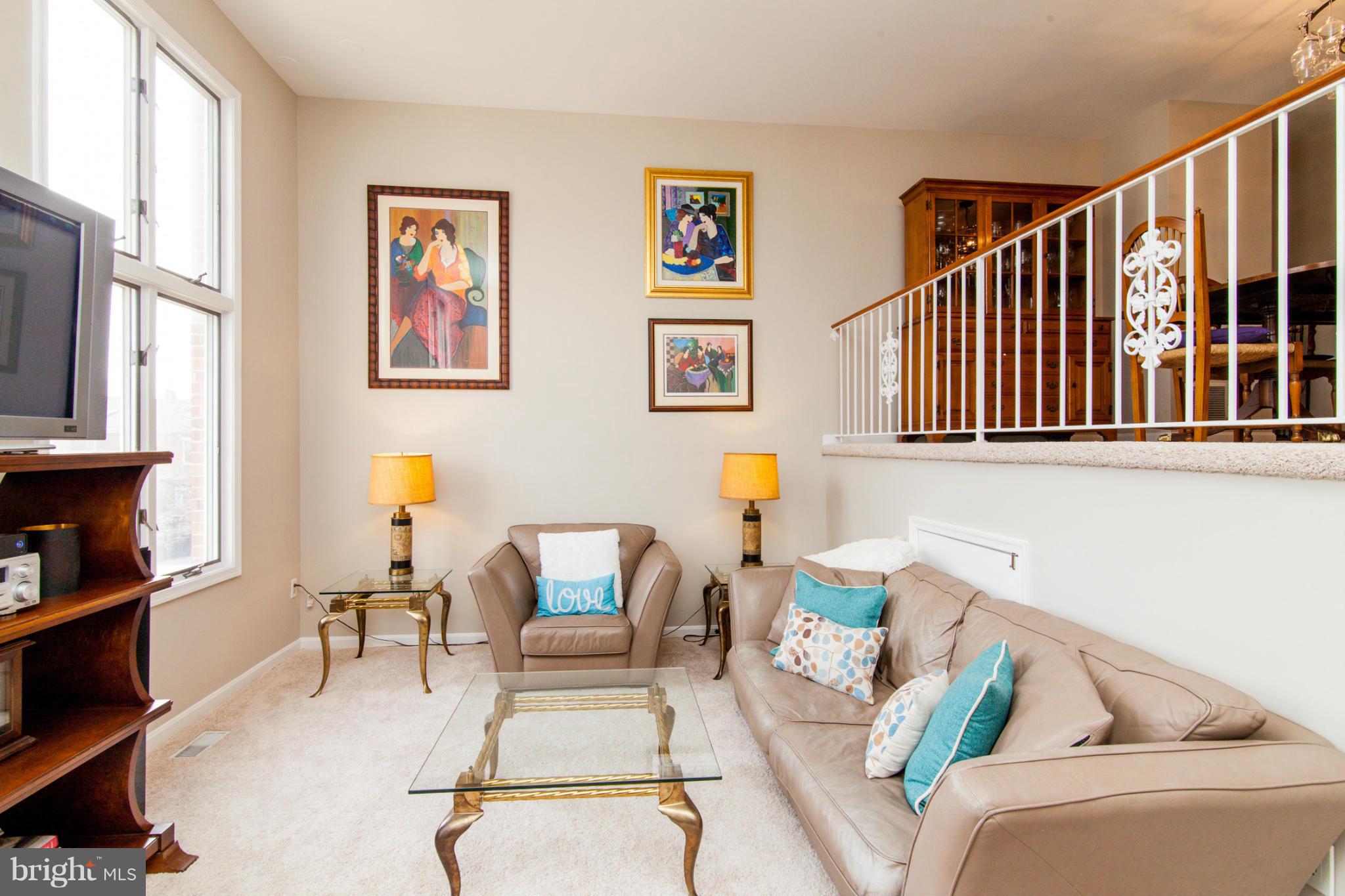 CHARING CROSS - Residential