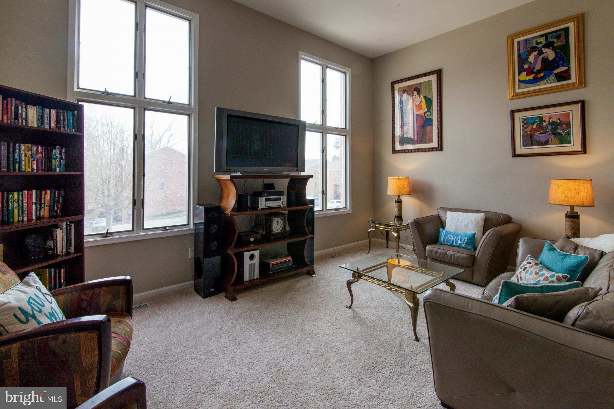 CHARING CROSS - Residential