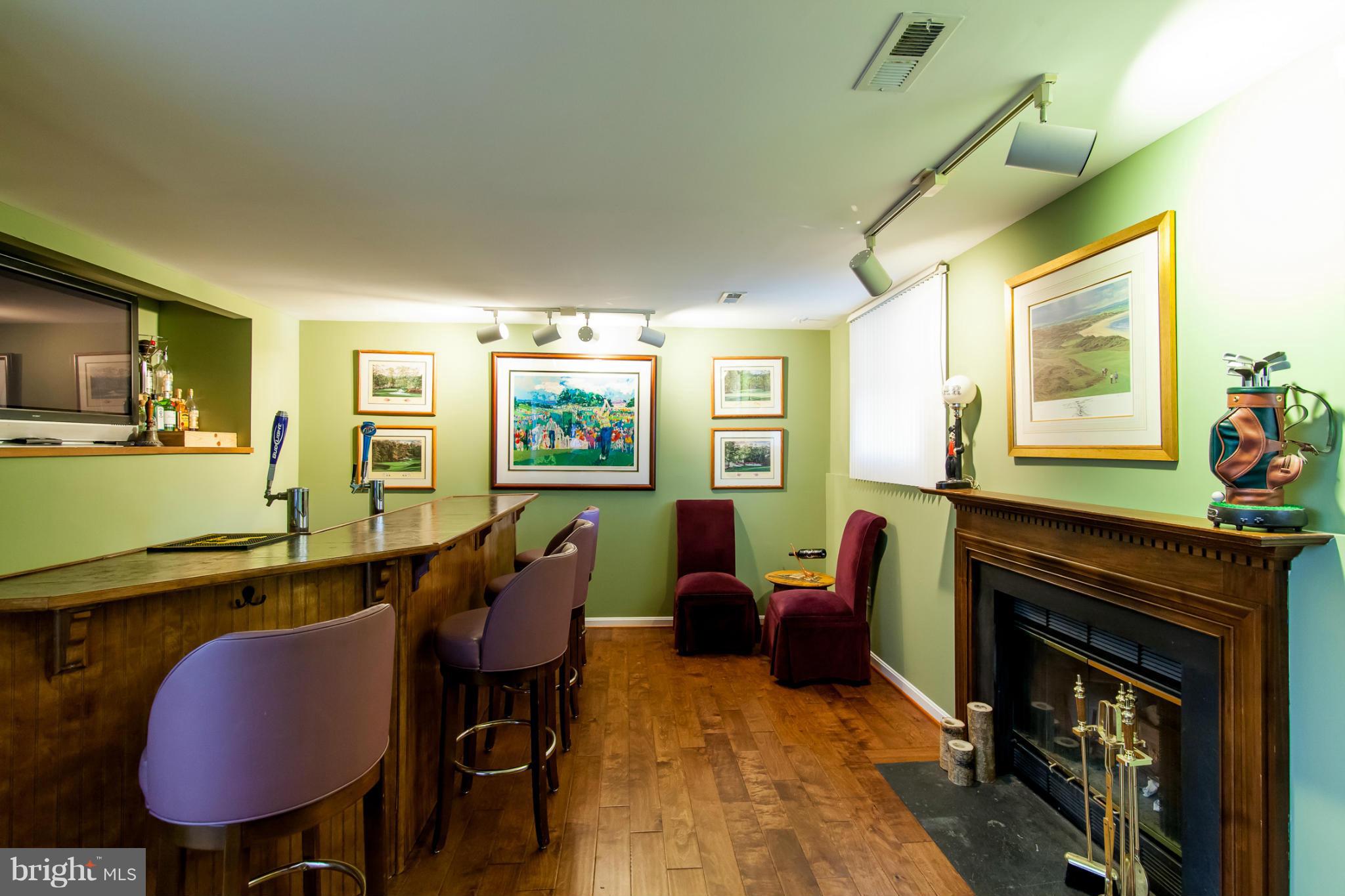 CHARING CROSS - Residential