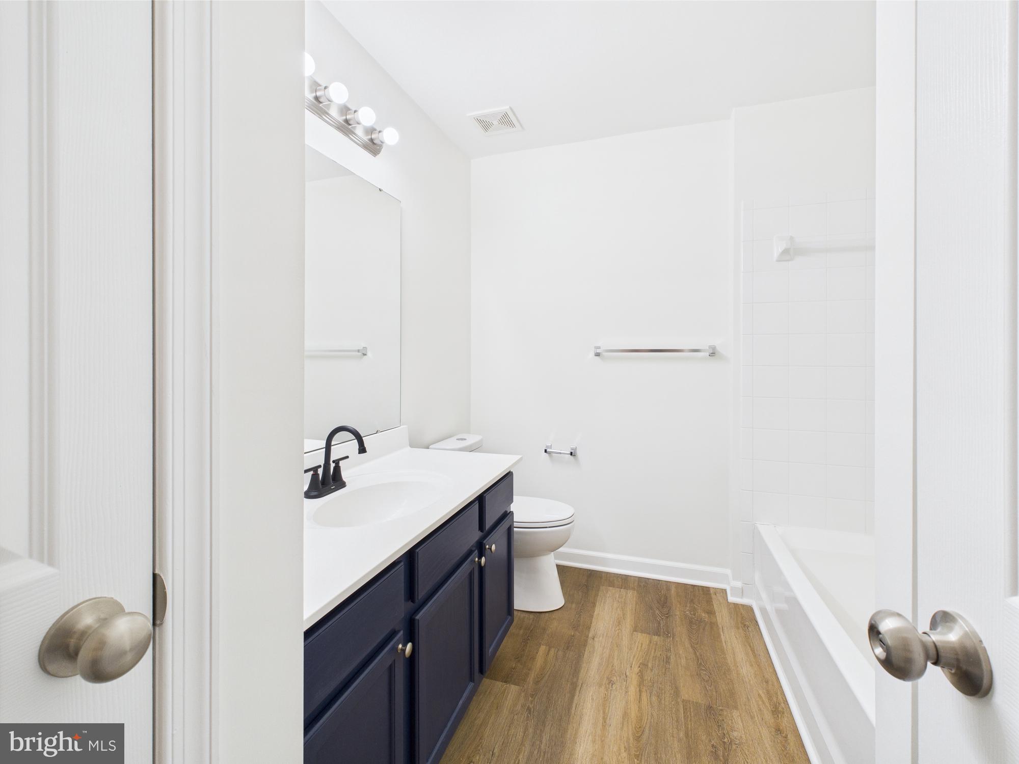 LAKELAND PLACE - Residential