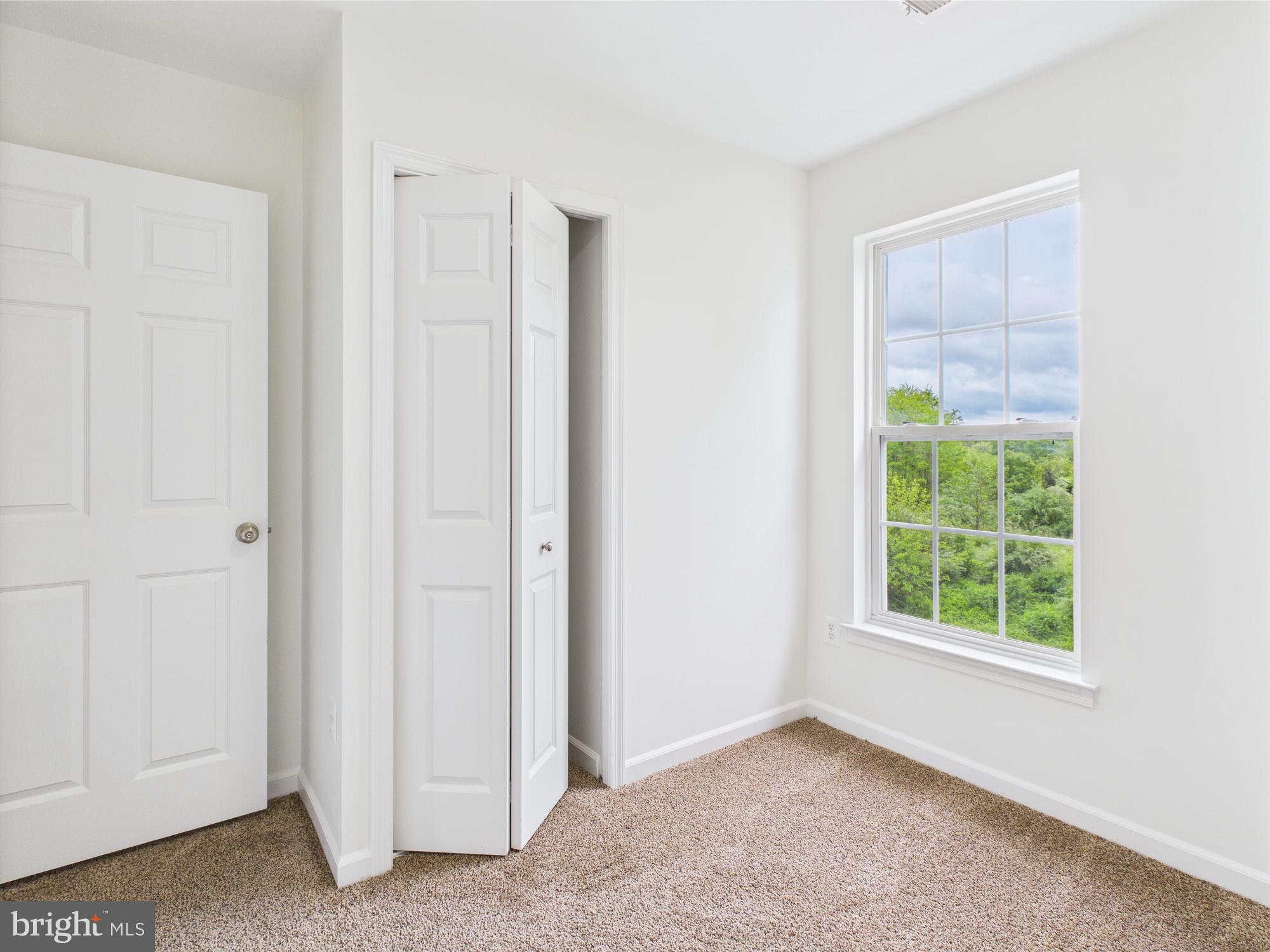 LAKELAND PLACE - Residential