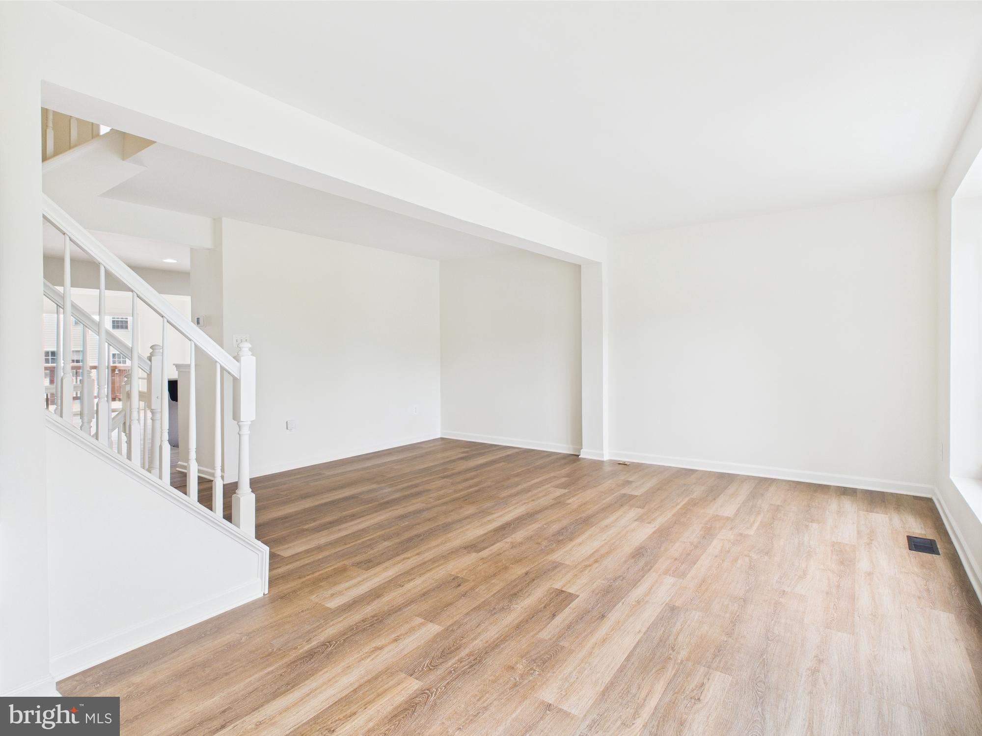 LAKELAND PLACE - Residential