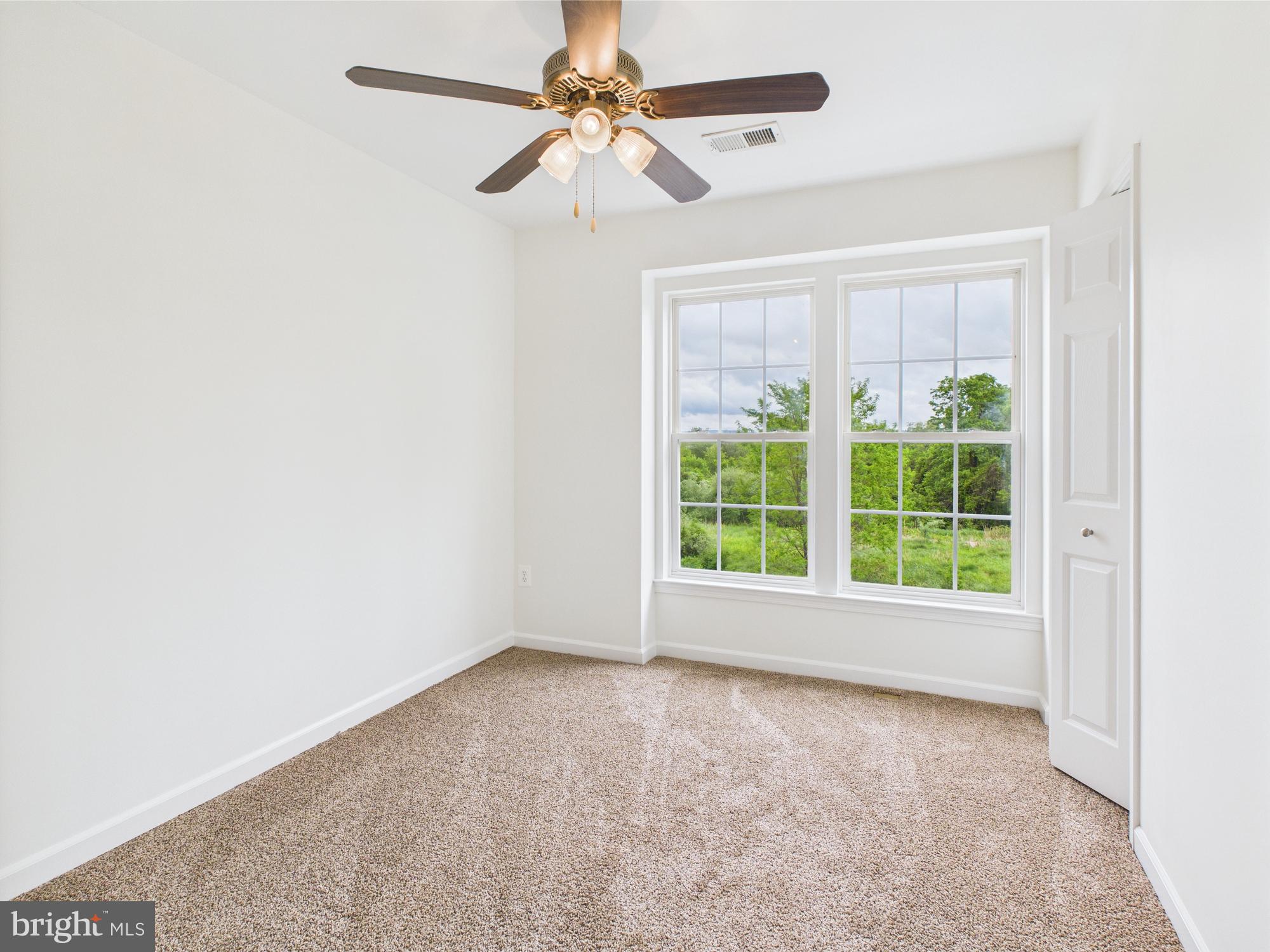 LAKELAND PLACE - Residential