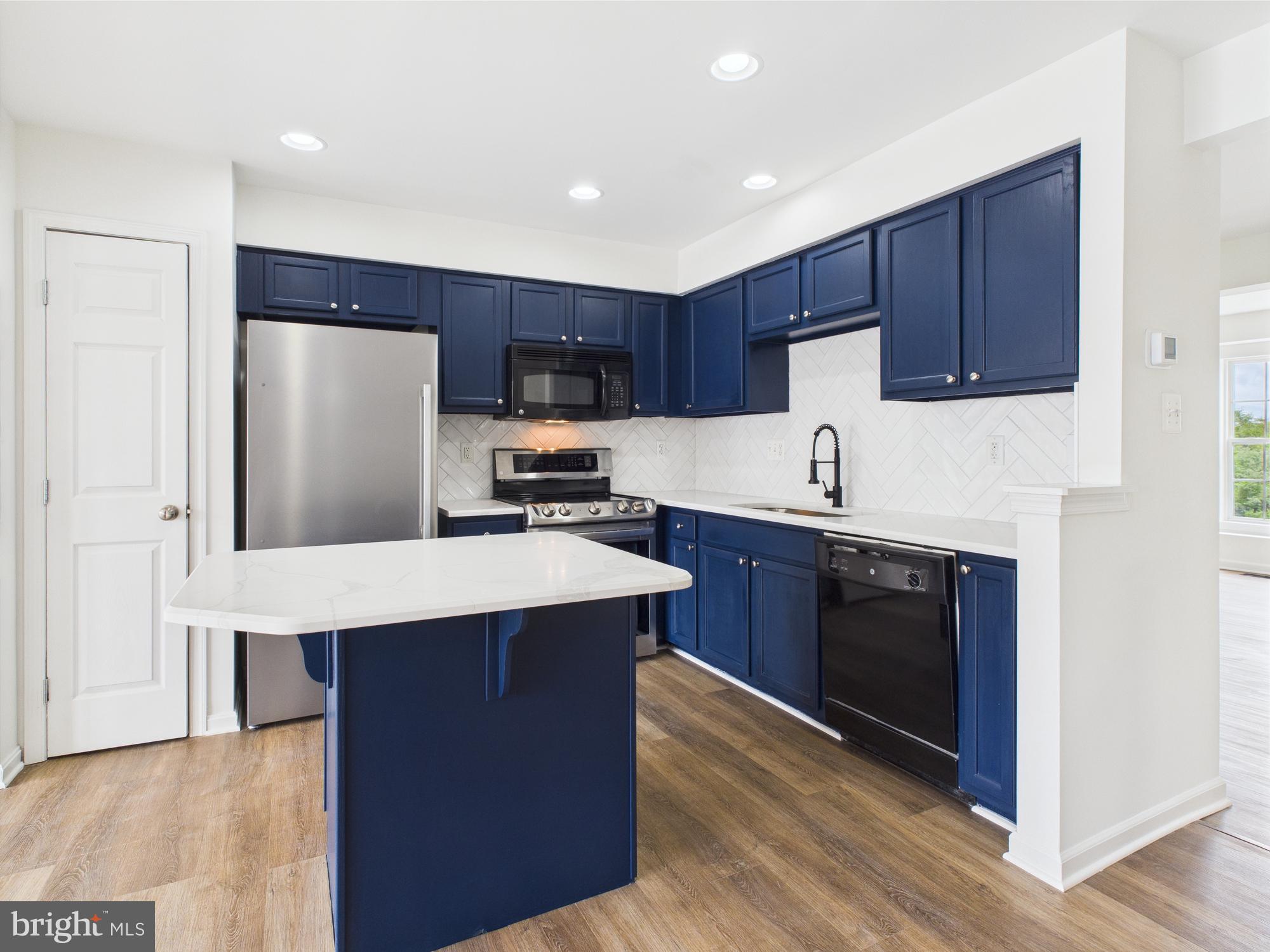 LAKELAND PLACE - Residential