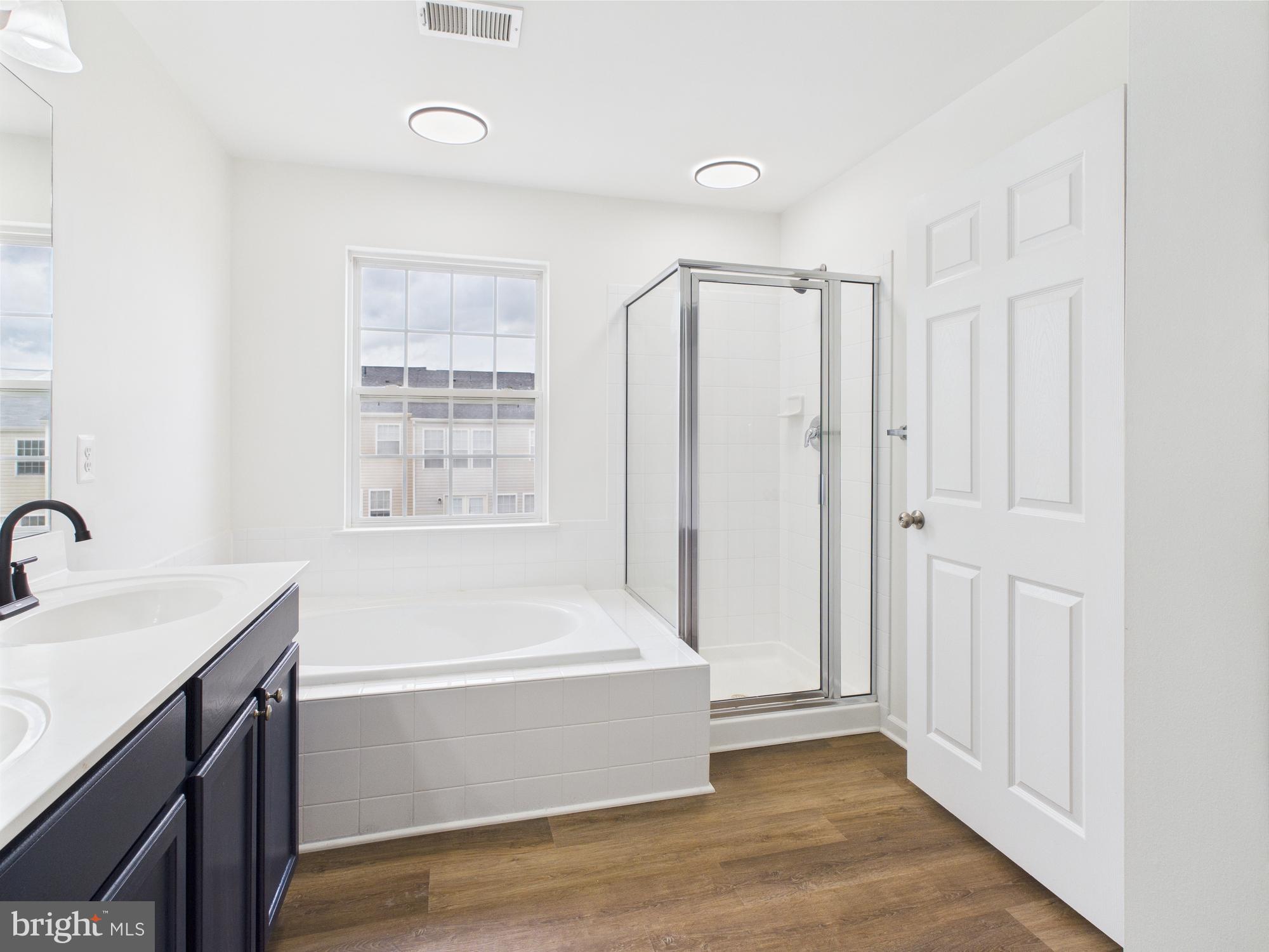 LAKELAND PLACE - Residential