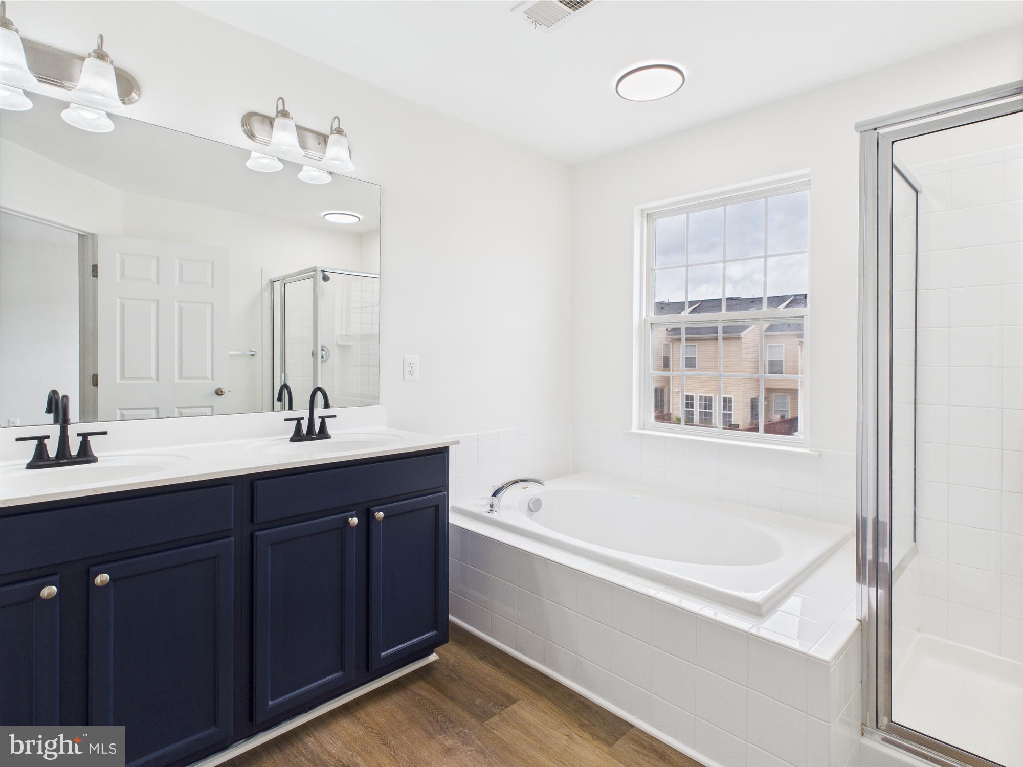 LAKELAND PLACE - Residential