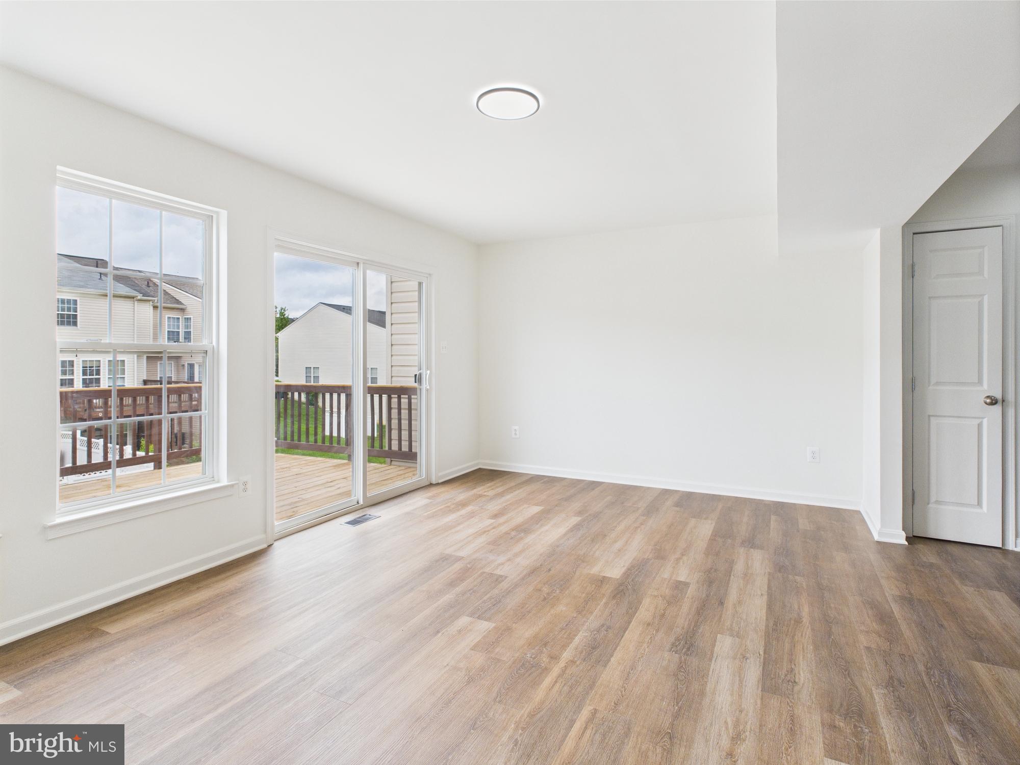 LAKELAND PLACE - Residential