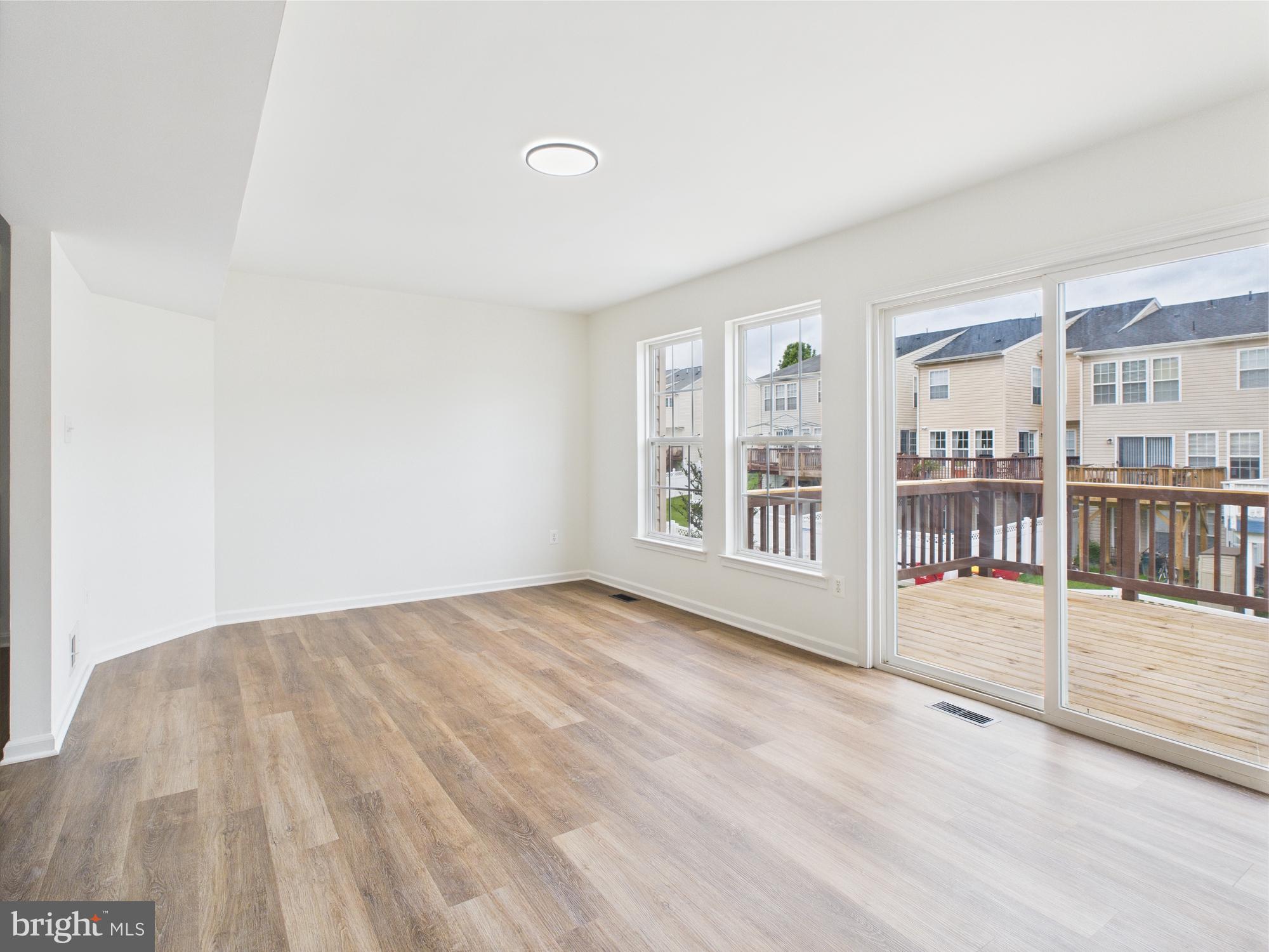 LAKELAND PLACE - Residential