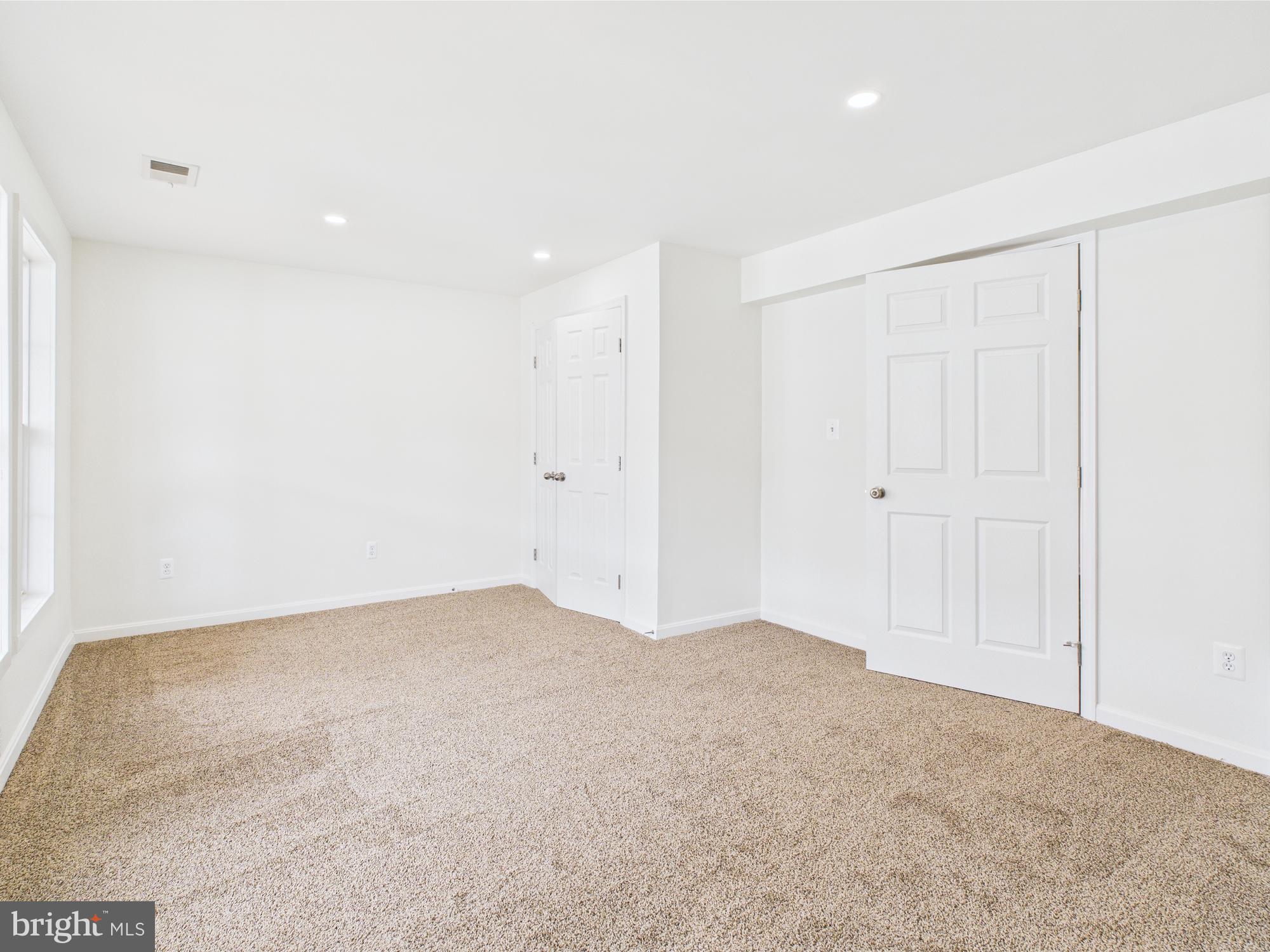 LAKELAND PLACE - Residential