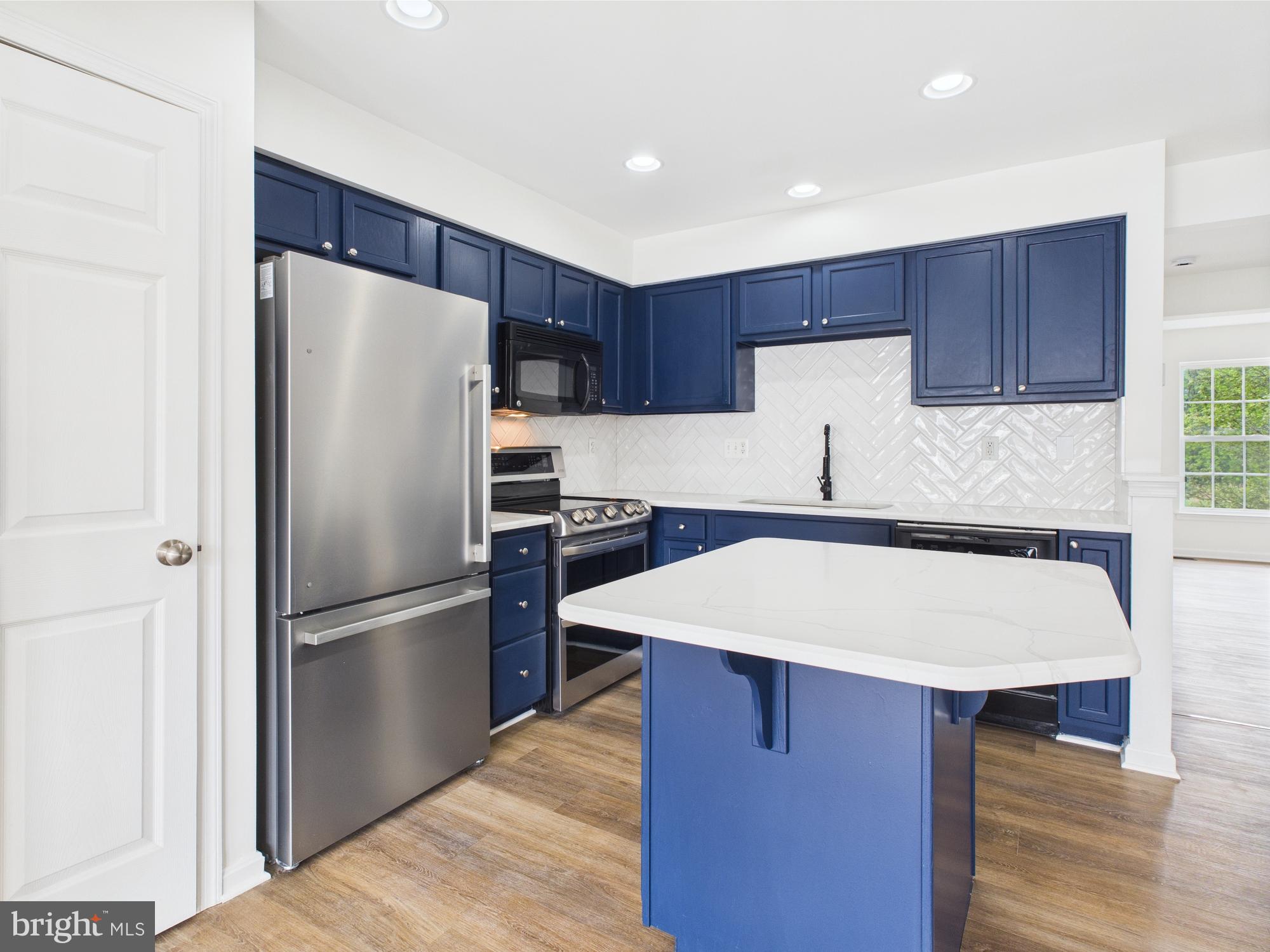 LAKELAND PLACE - Residential