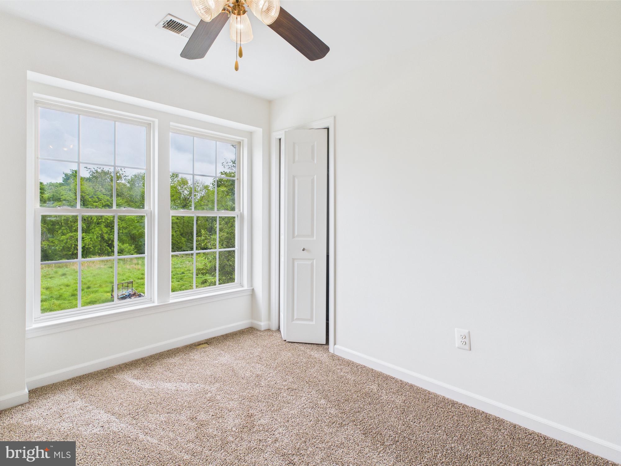 LAKELAND PLACE - Residential