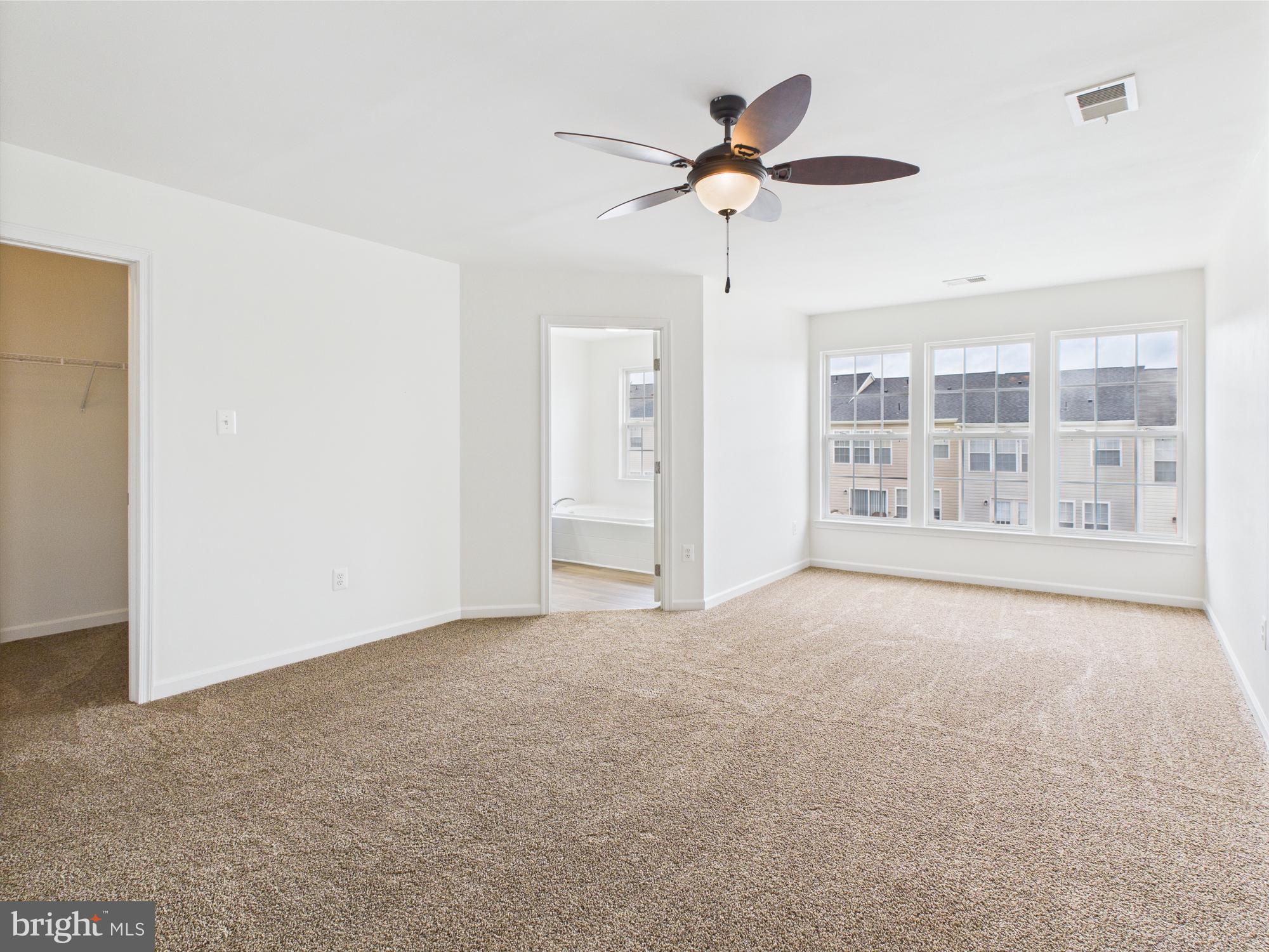 LAKELAND PLACE - Residential