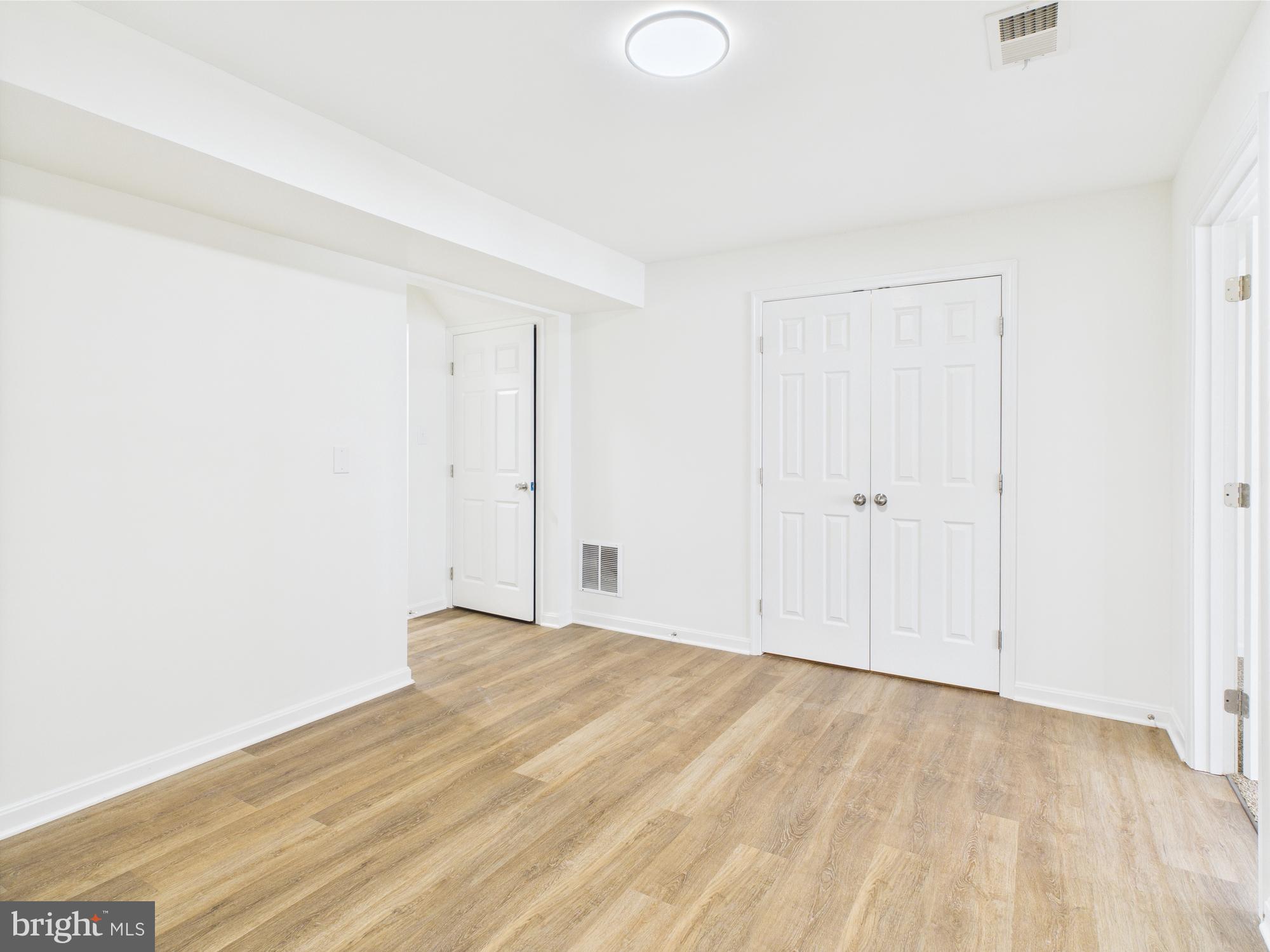 LAKELAND PLACE - Residential