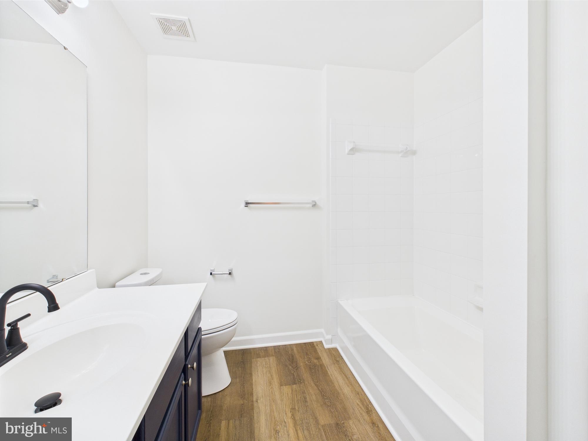 LAKELAND PLACE - Residential