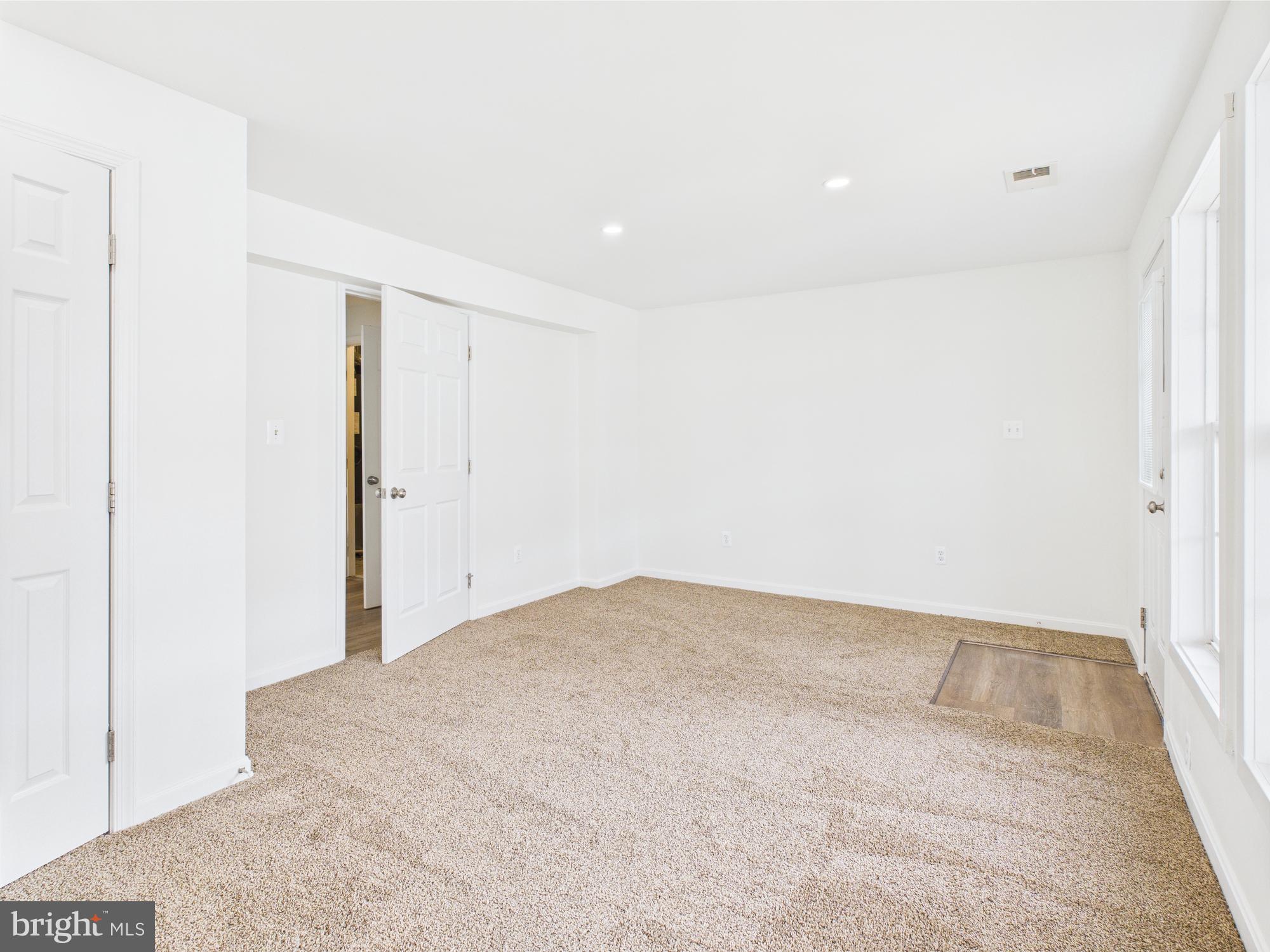 LAKELAND PLACE - Residential