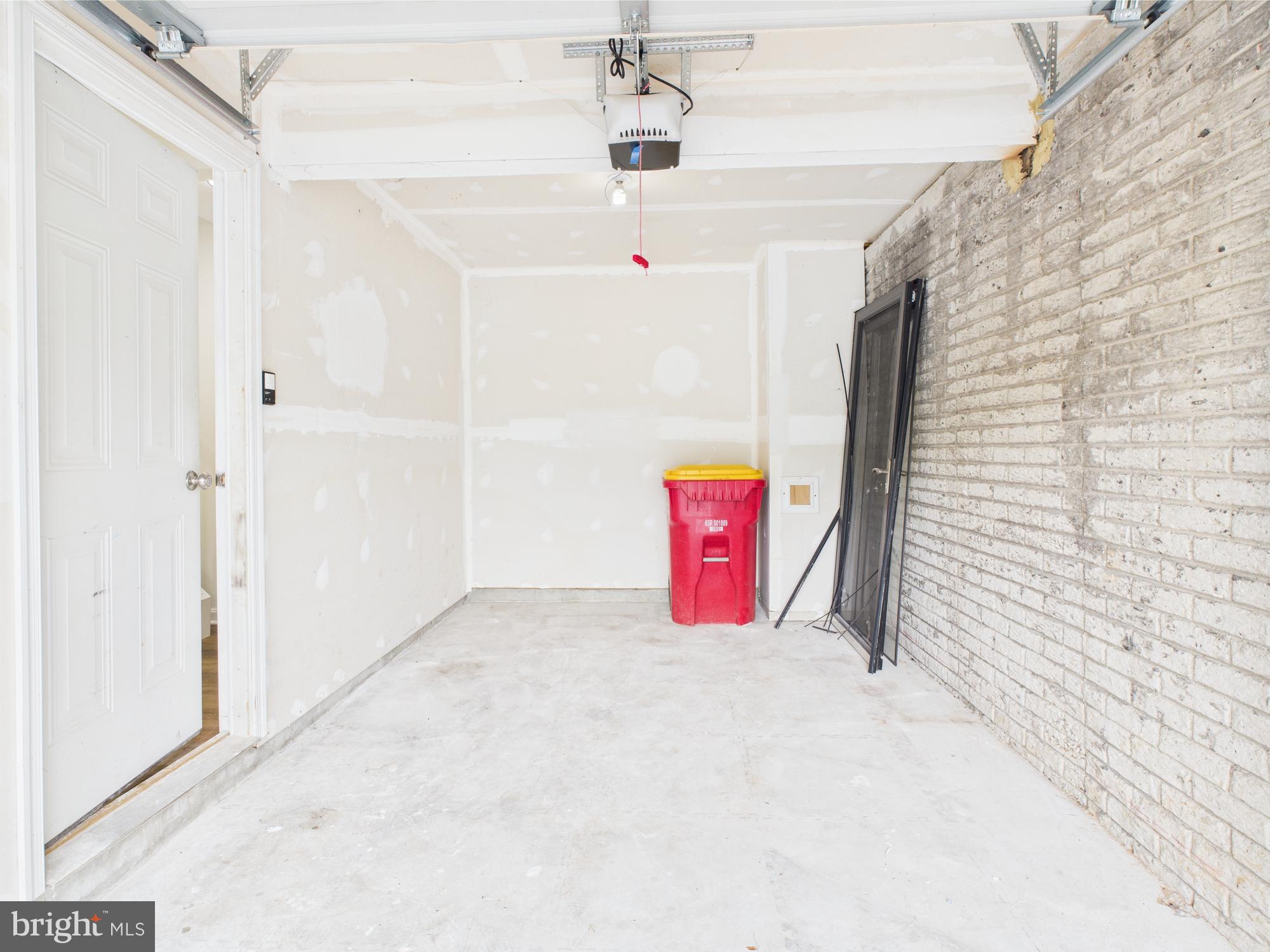 LAKELAND PLACE - Residential