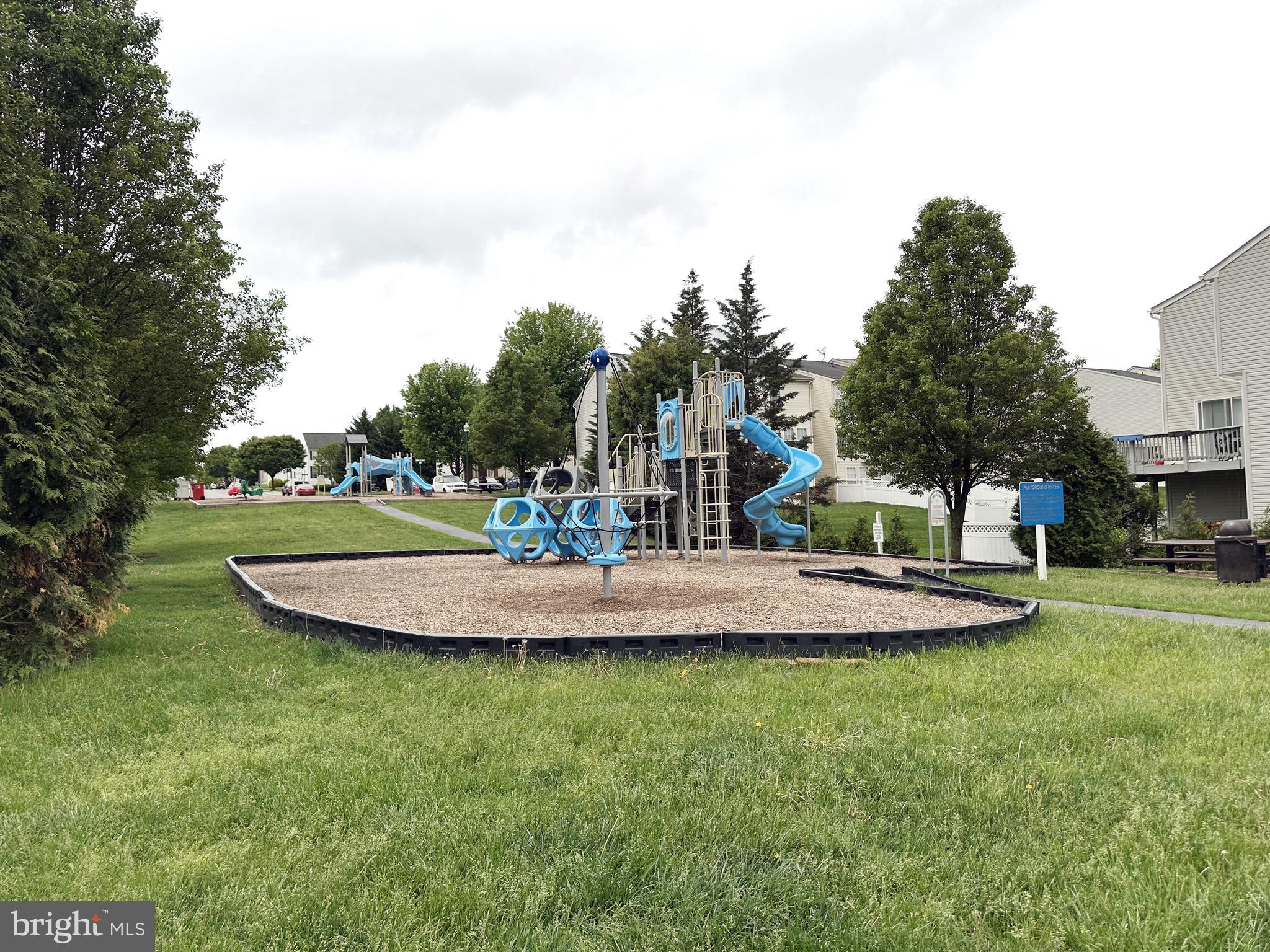 LAKELAND PLACE - Residential