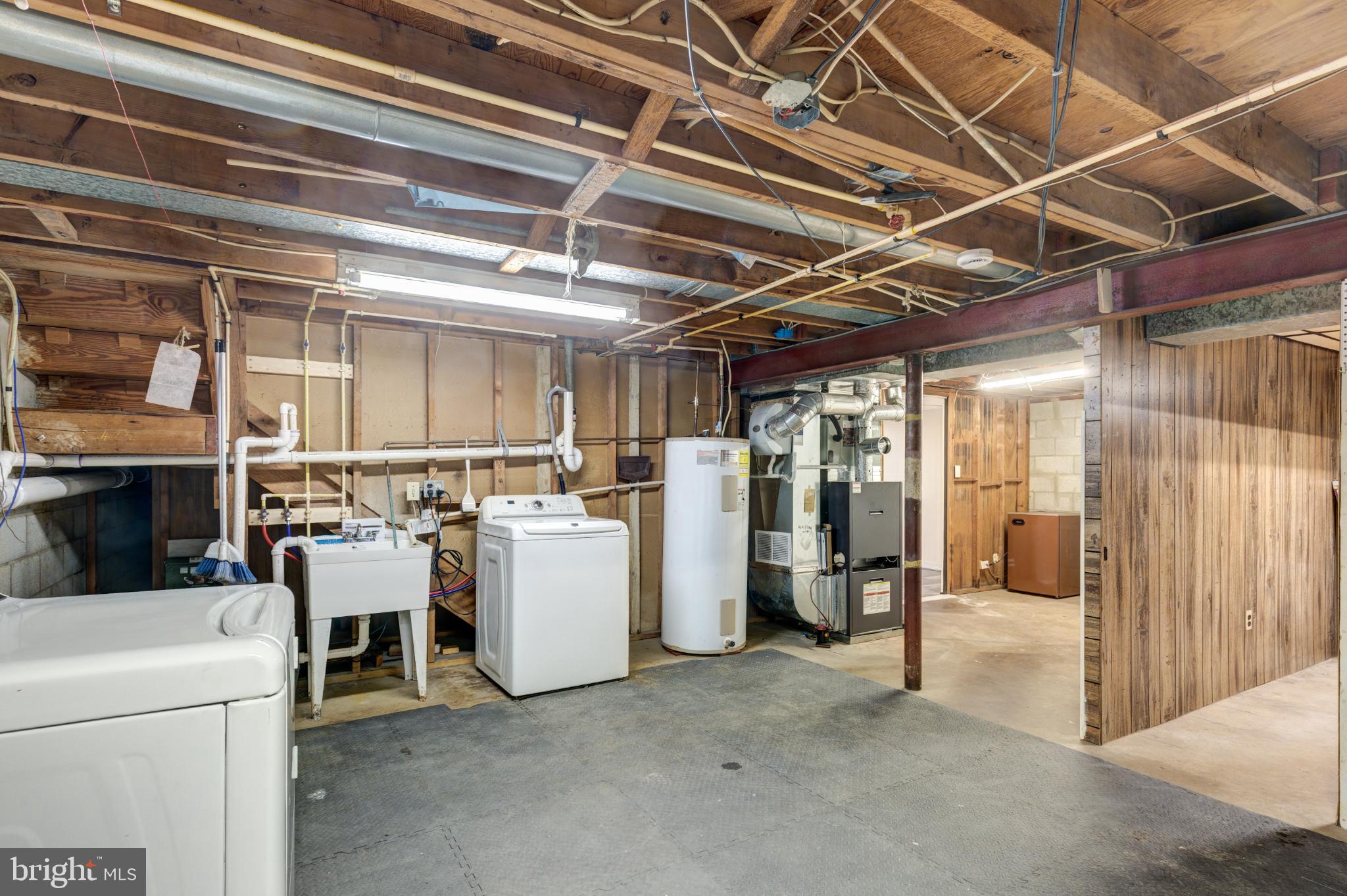 MERRYMAN HEIGHTS - Residential