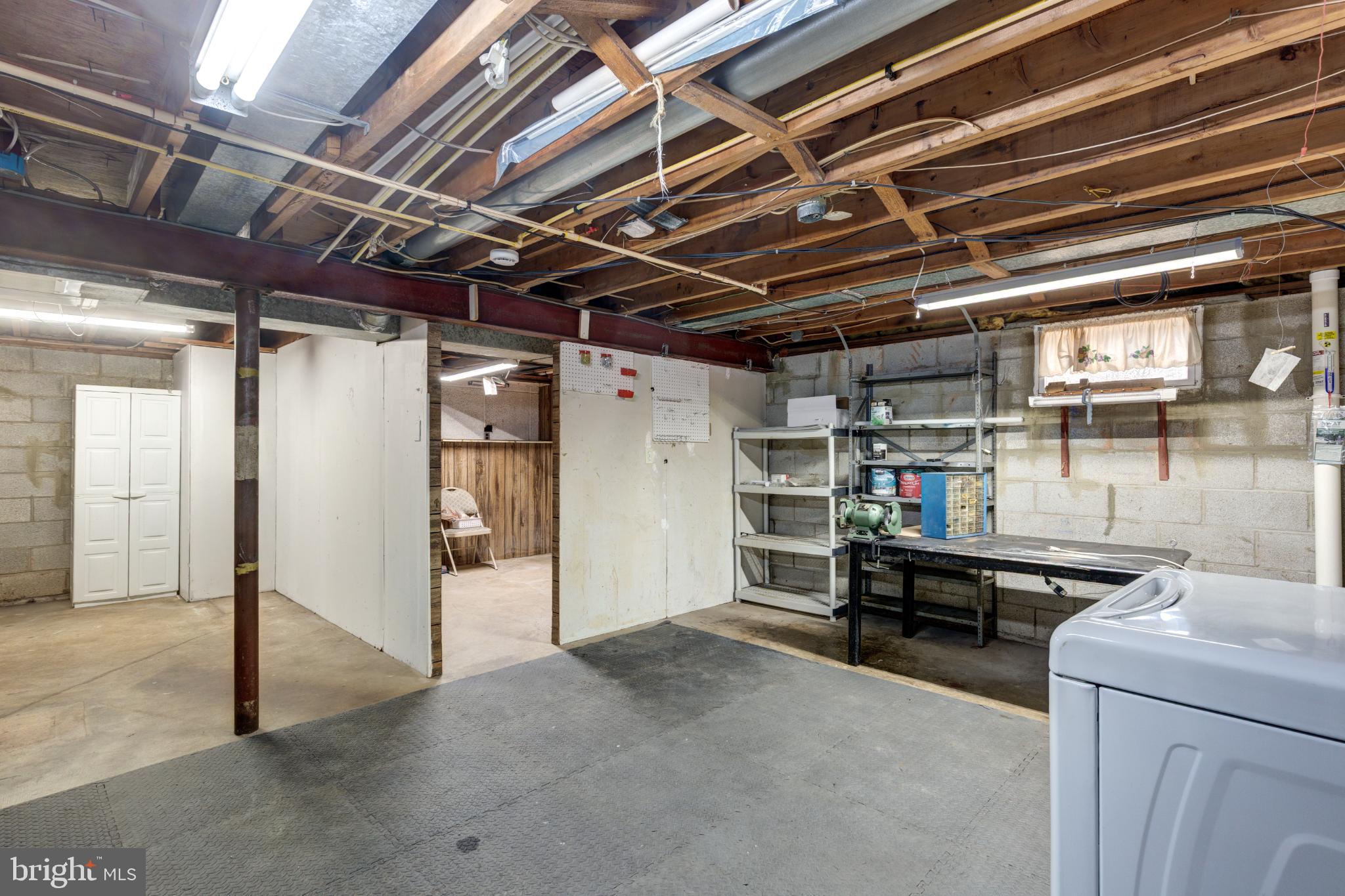 MERRYMAN HEIGHTS - Residential