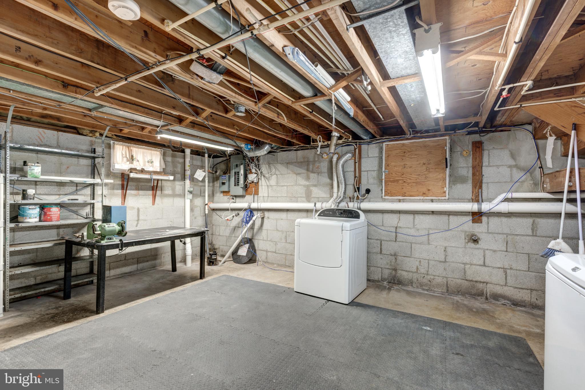 MERRYMAN HEIGHTS - Residential