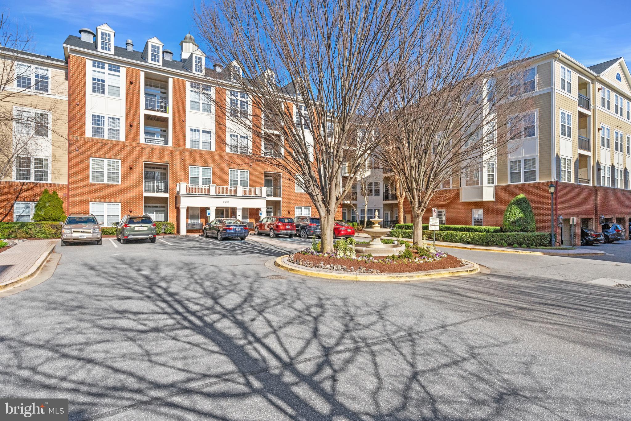 Spacious 2 bedroom condo with oversized den in the Heart of Falls Grove.
Find the perfect mix of comfort and convenience in this southern-facing condo, nestled in the vibrant Falls Grove community of North Potomac. With over 1650 sqft of recently updated living space, this home shines with natural light, high ceilings with crown molding, and an open floor plan.
The primary bedroom features a large walk-in closet and a private balcony, alongside a kitchen equipped with a 42" cabinets as well as a new oven, microwave, and dishwasher. The layout also includes a large den that is currently being used as a bedroom, and one additional balcony, adding more outdoor space to enjoy.
Residents enjoy access to a range of amenities including a swimming pool, fitness room, and various outdoor spaces within a beautifully landscaped, secure community with parking in unassigned spots or on the street.
Located steps from Fallsgrove Village, this home is convenient to coffee shops, eateries, and grocery options, with easy access to I-270, public transportation, Thomas Farm Community center, Shady Grove Adventist, the Universities at Shady Grove, and the Rockville Town Center. This condo offers a seamless blend of spacious, light-filled living and convenience.